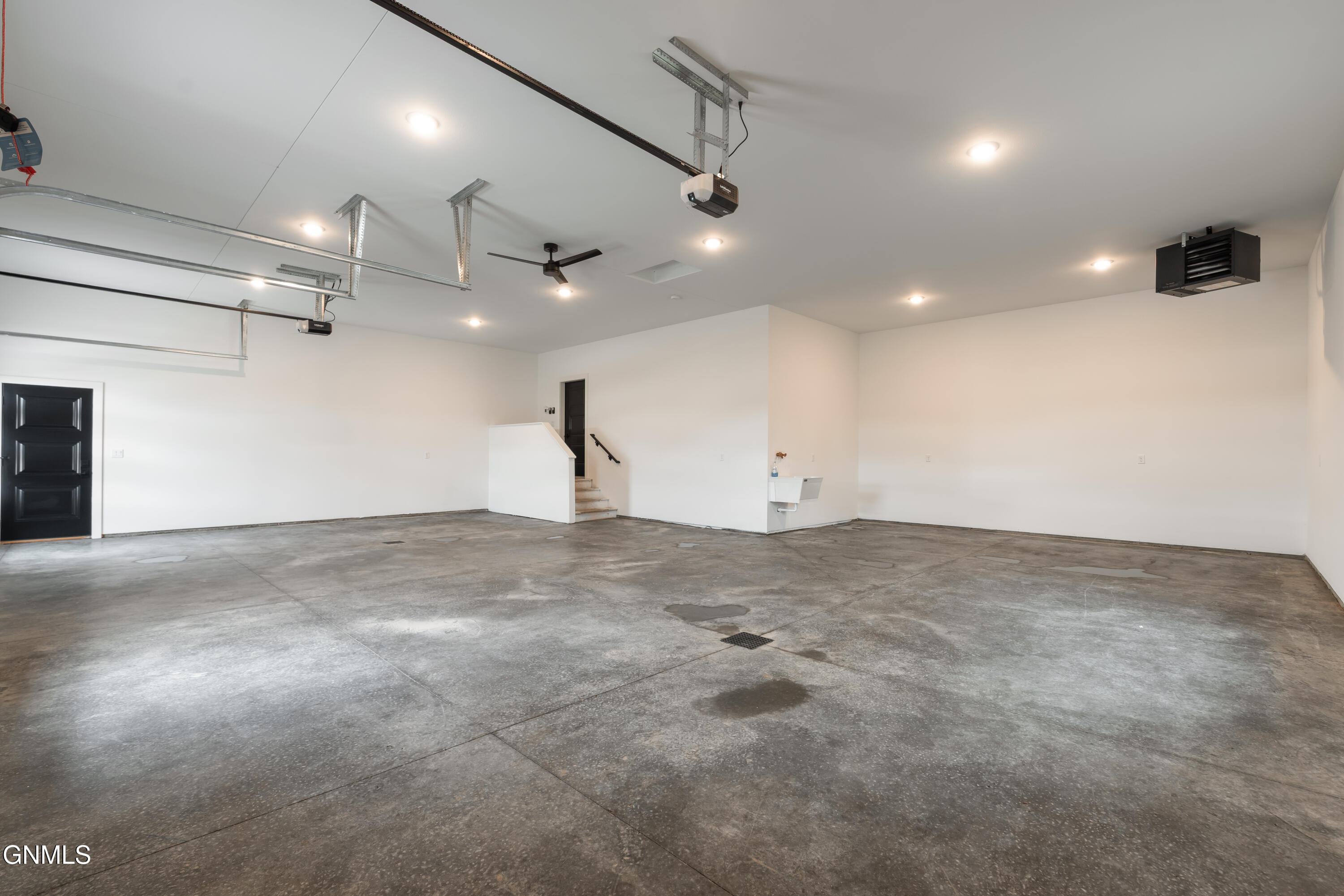 property viewer photo 38