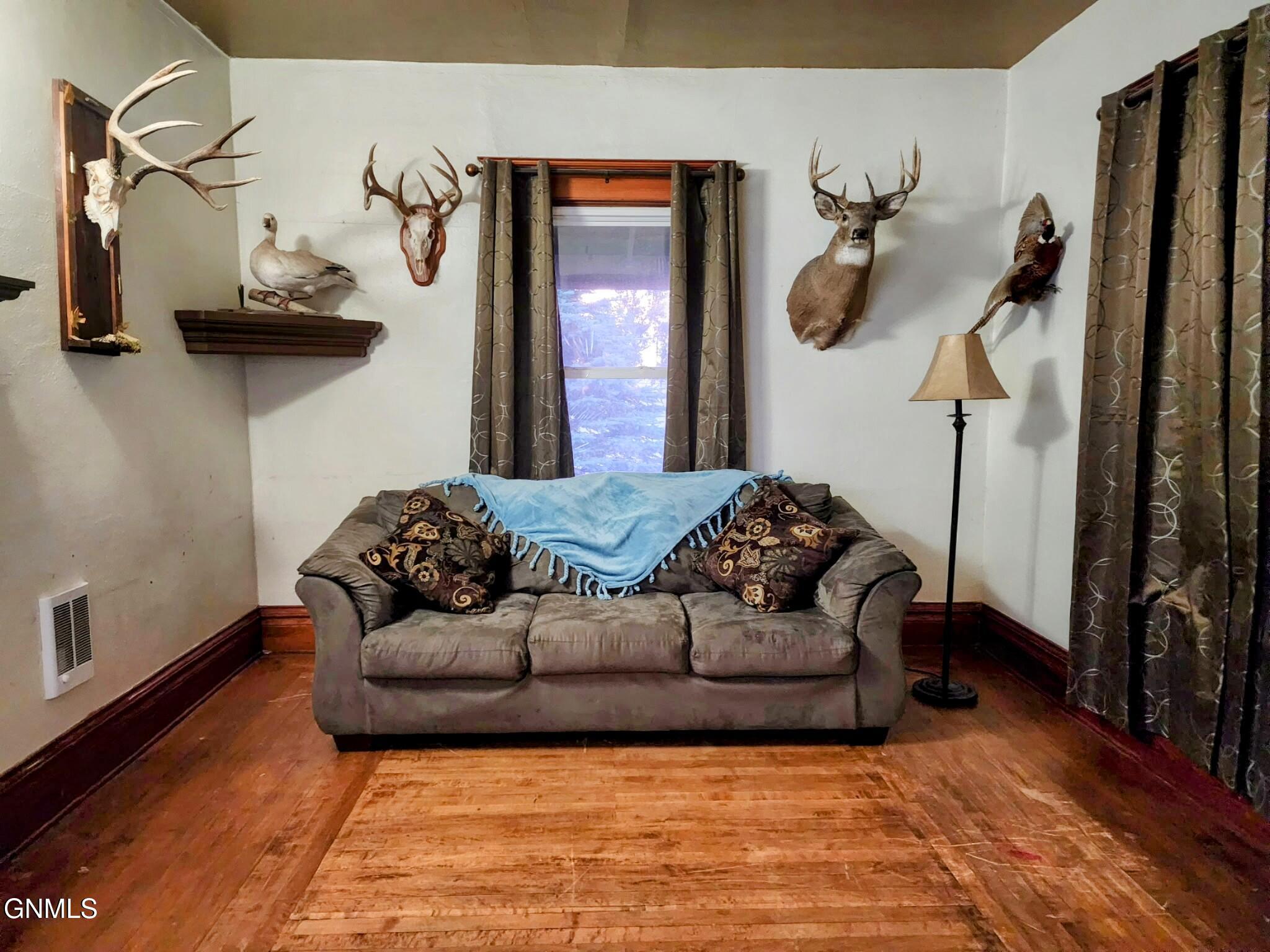 property viewer photo 7