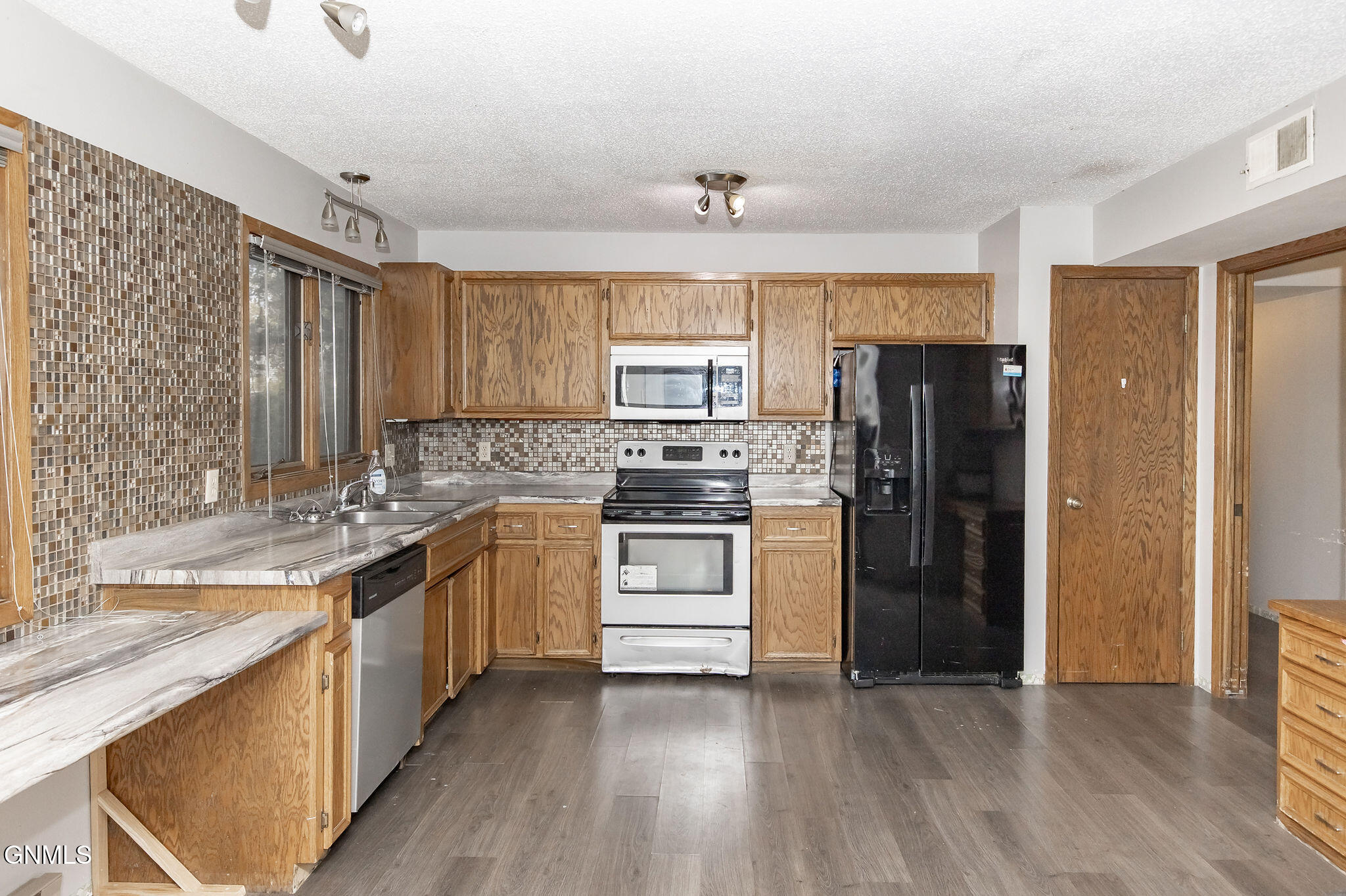 property viewer photo 16