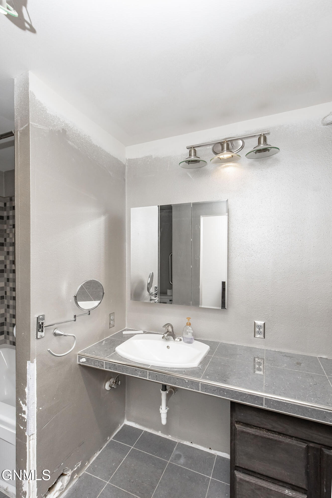 property viewer photo 30
