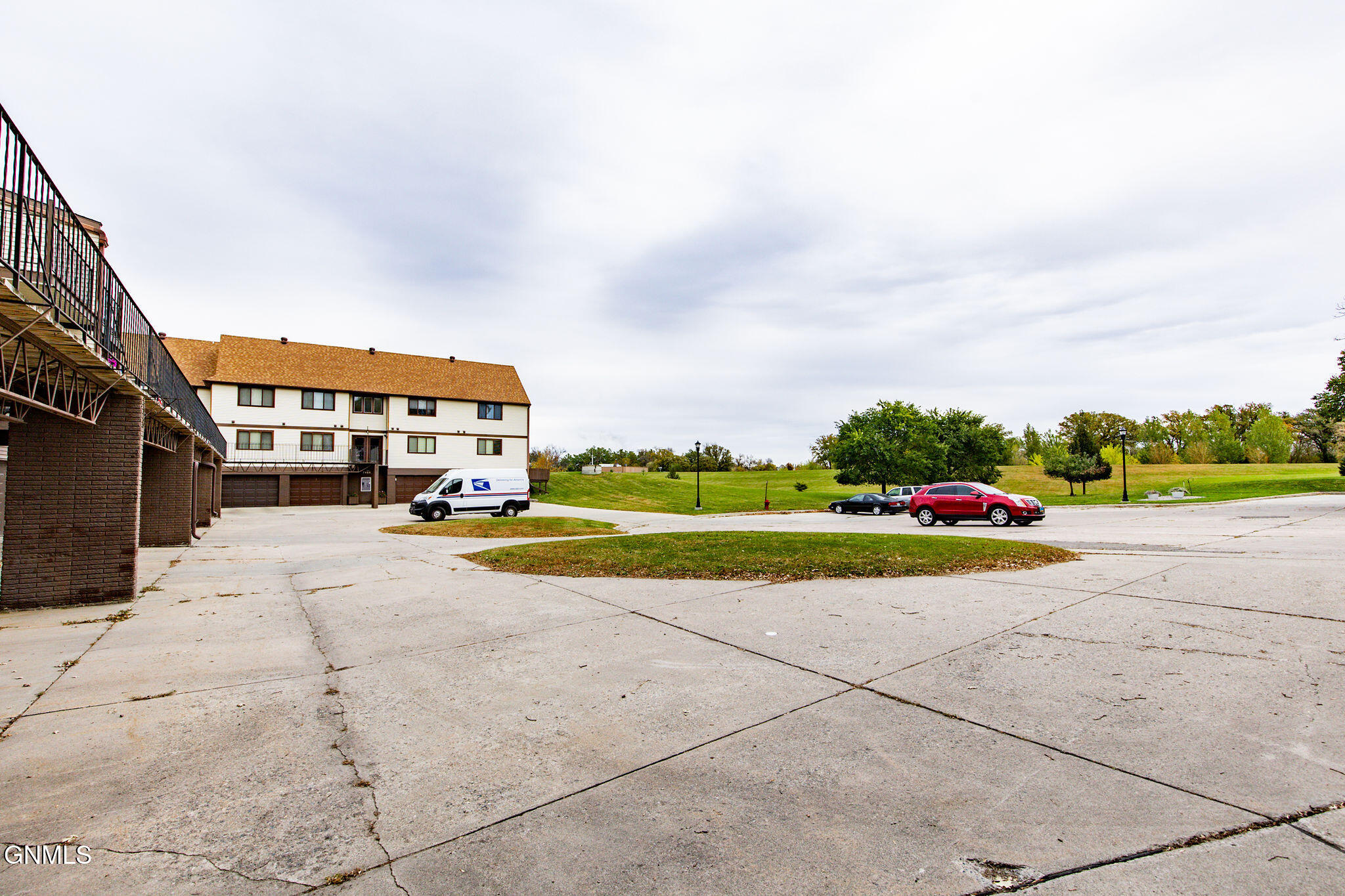 property viewer photo 47