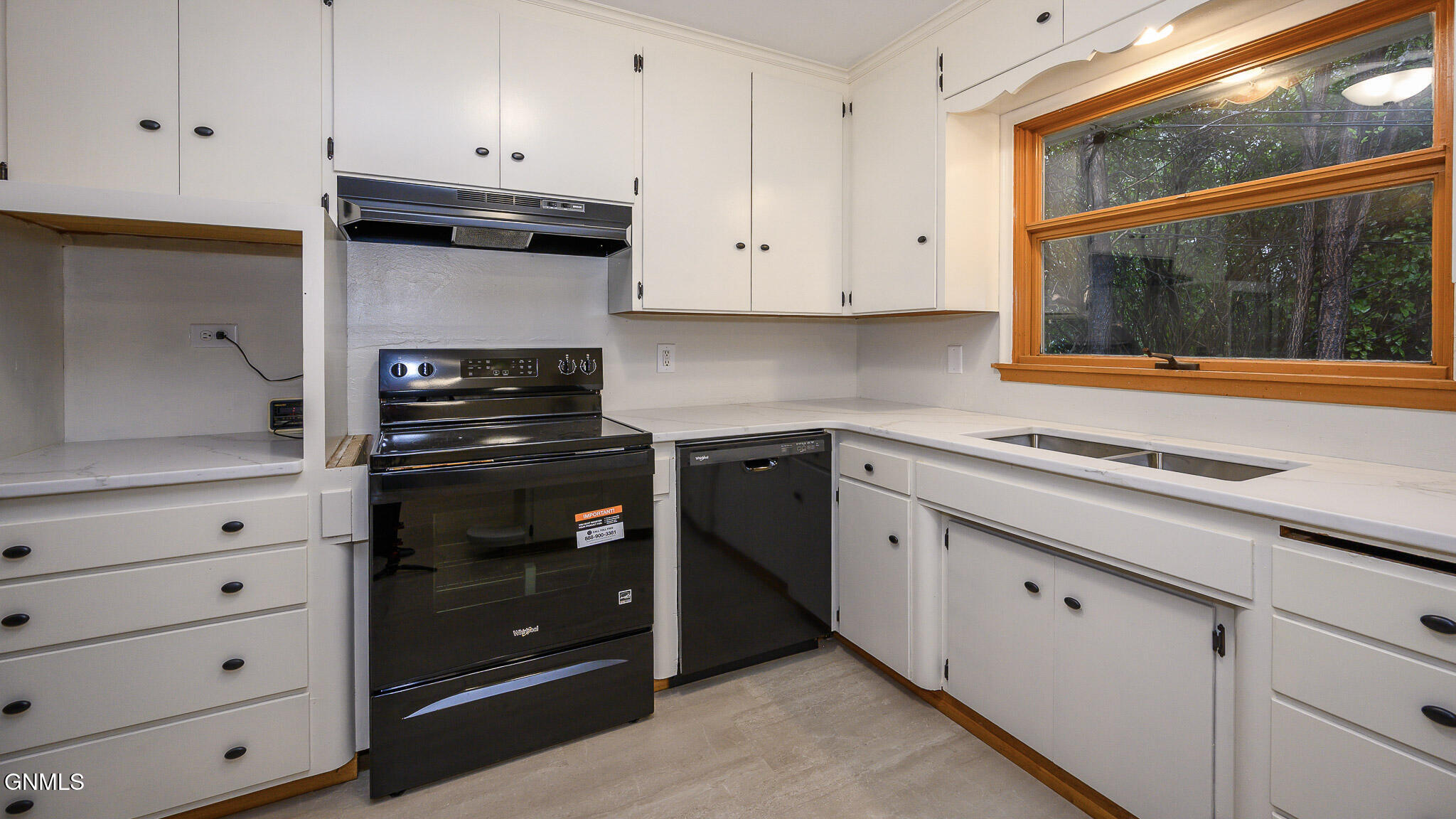 property viewer photo 13