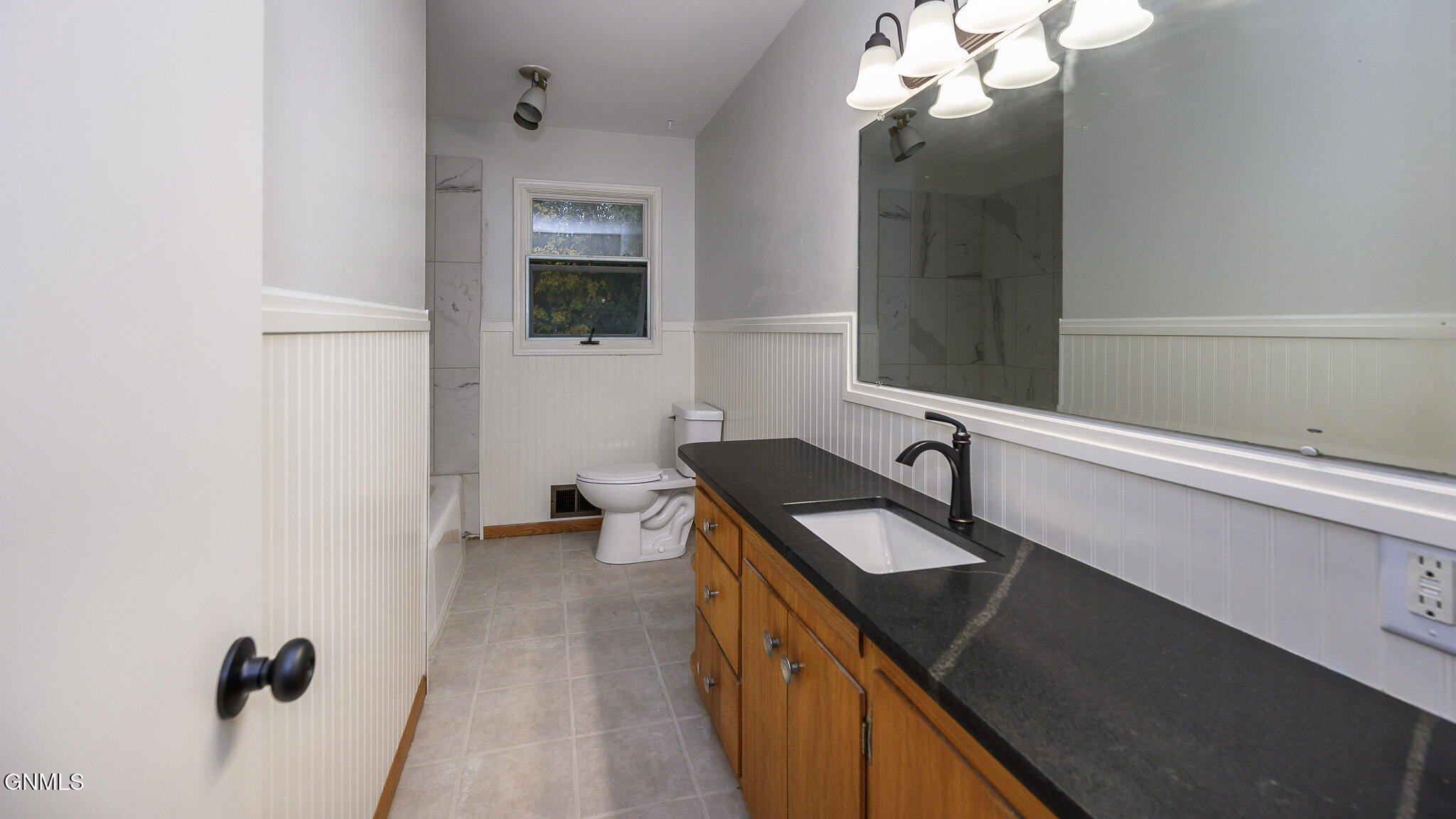 property viewer photo 16