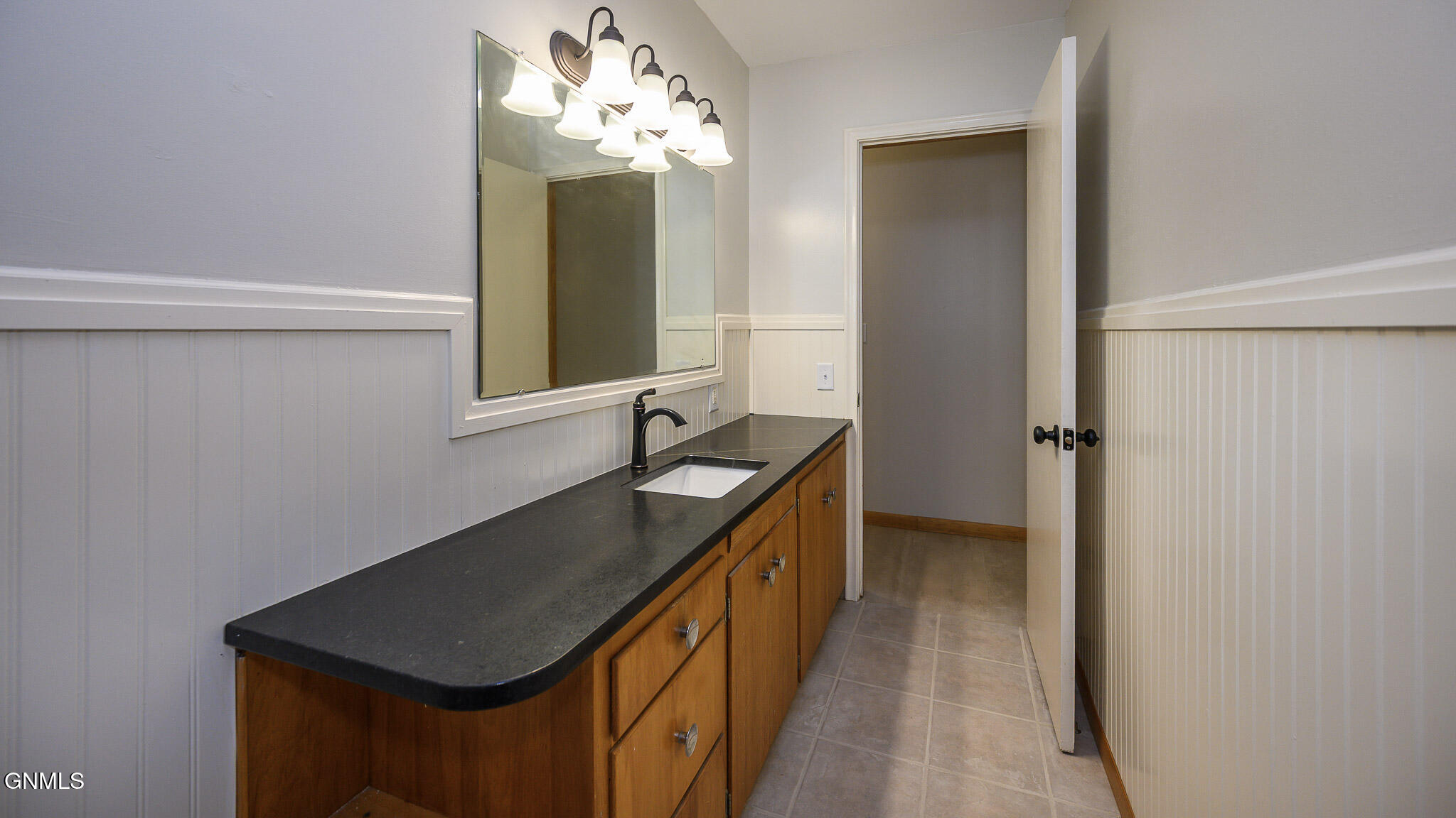 property viewer photo 18