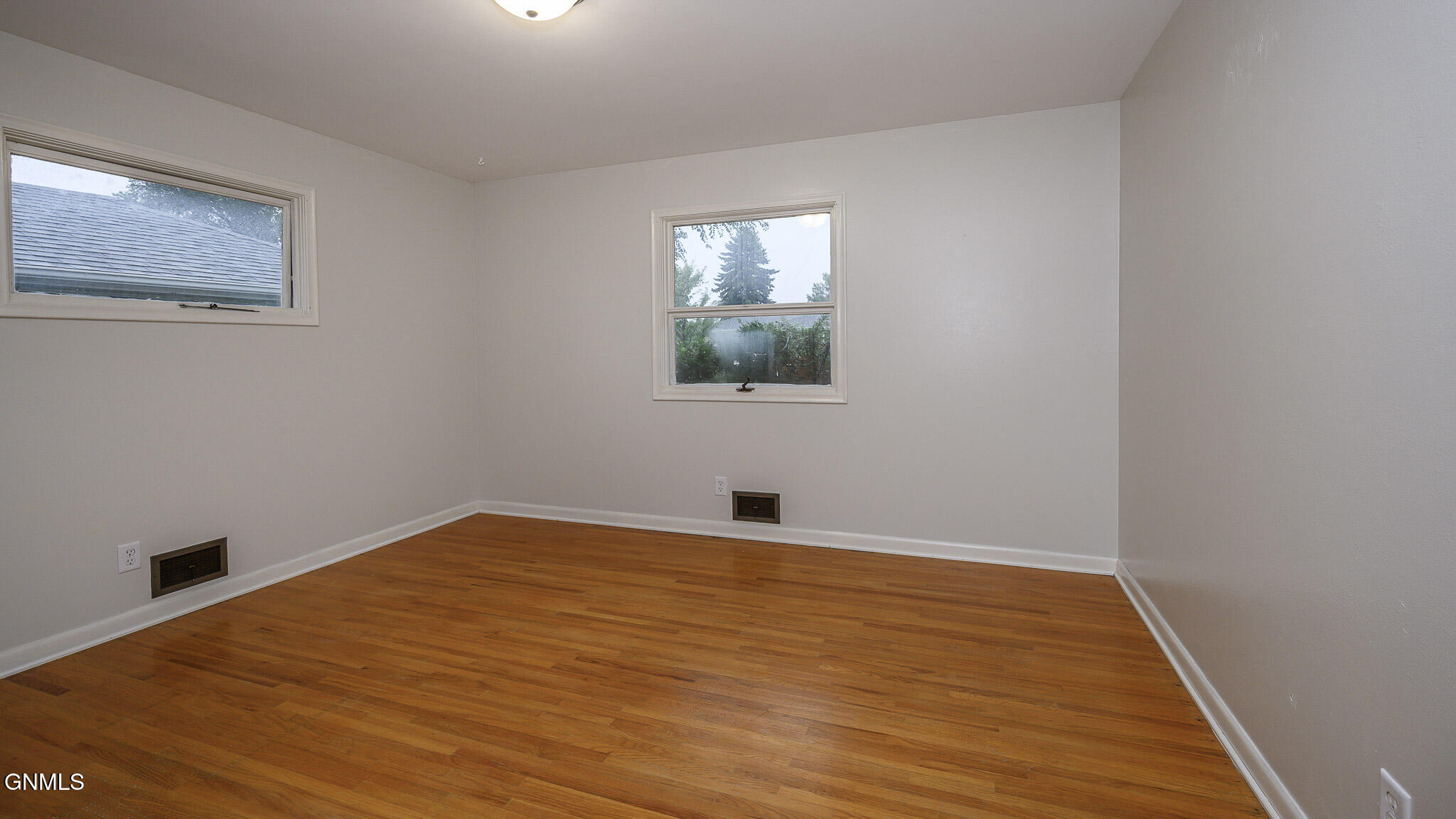 property viewer photo 19