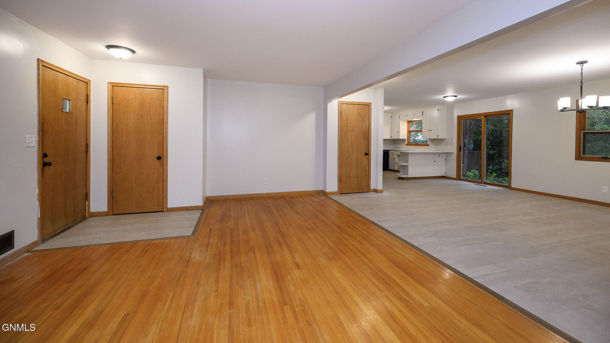 property viewer photo 6
