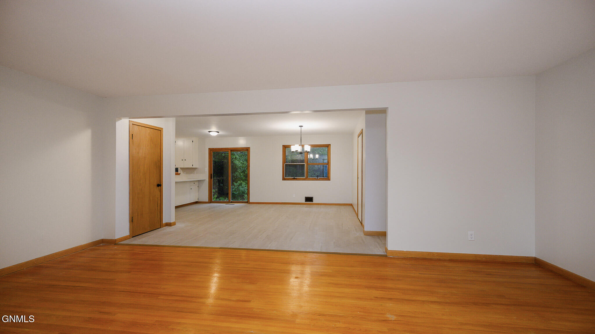 property viewer photo 7