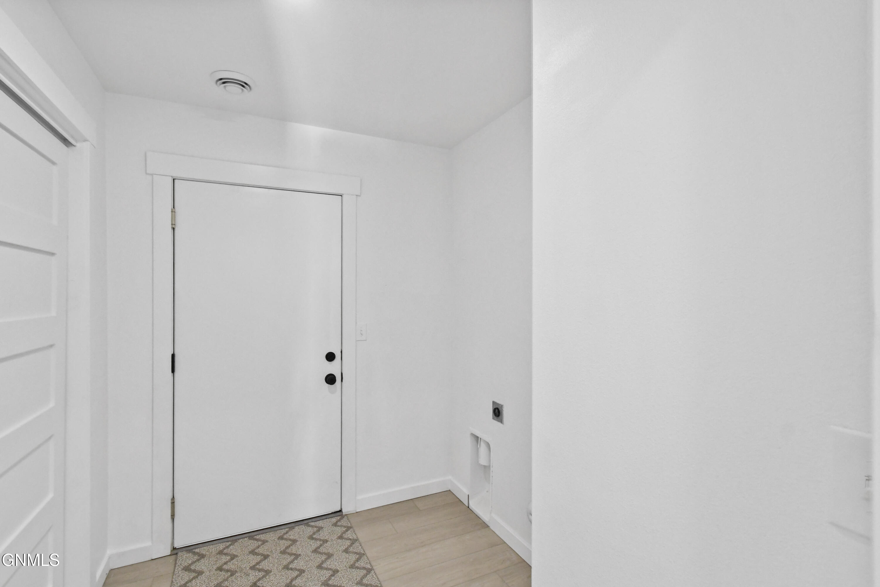 property viewer photo 11
