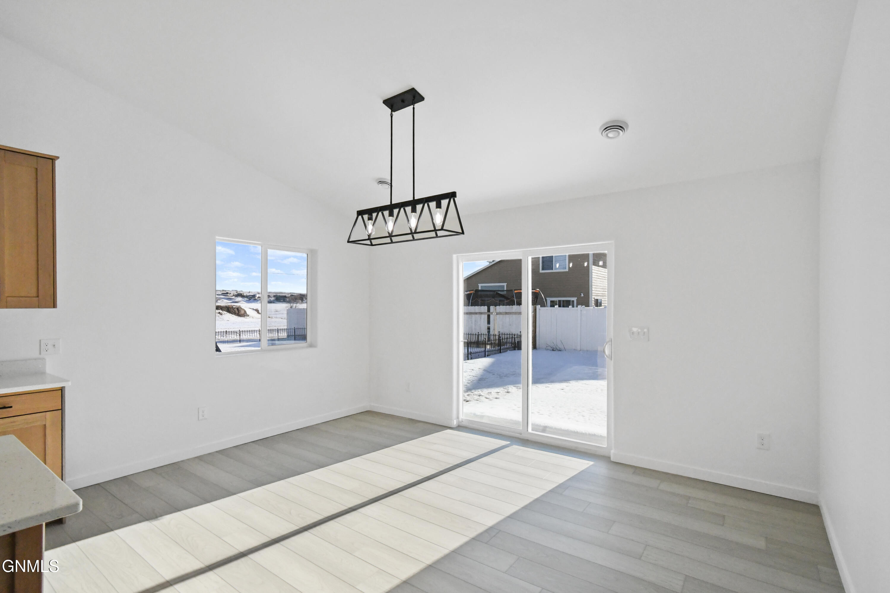 property viewer photo 9