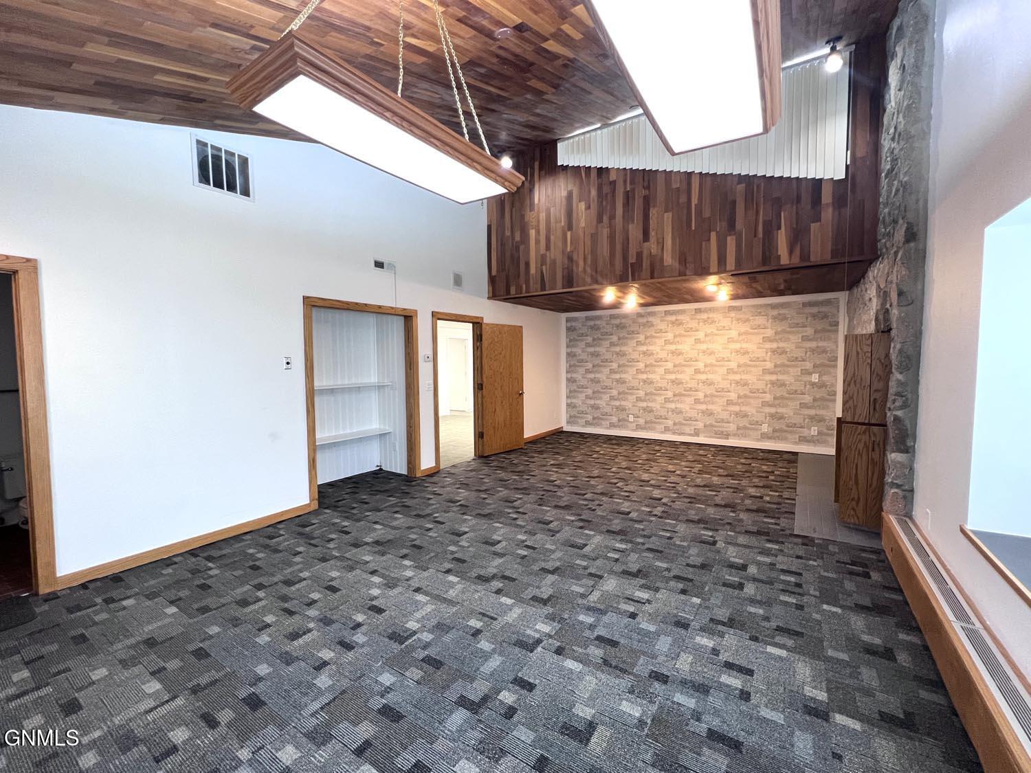 property viewer photo 36
