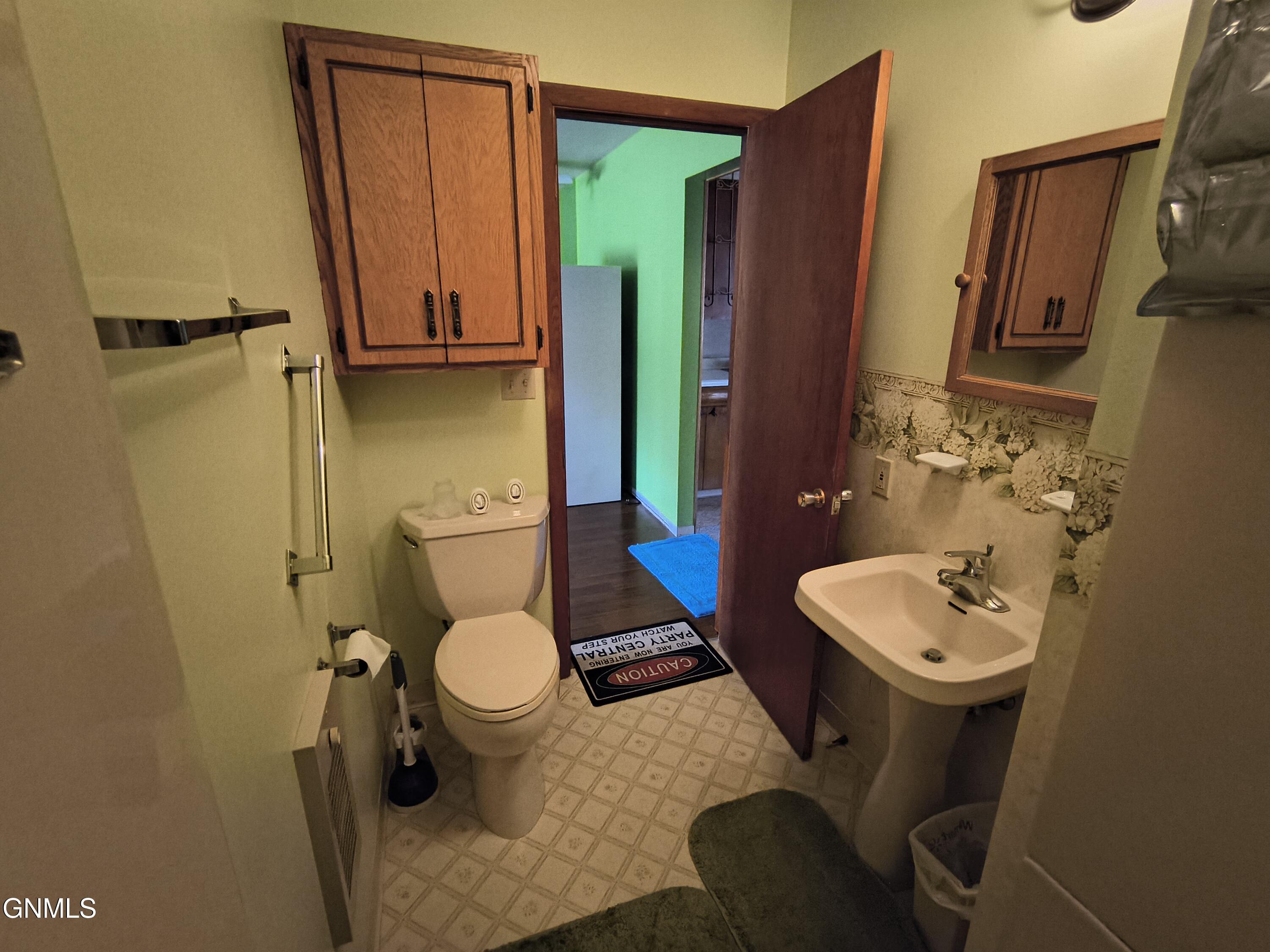 property viewer photo 16