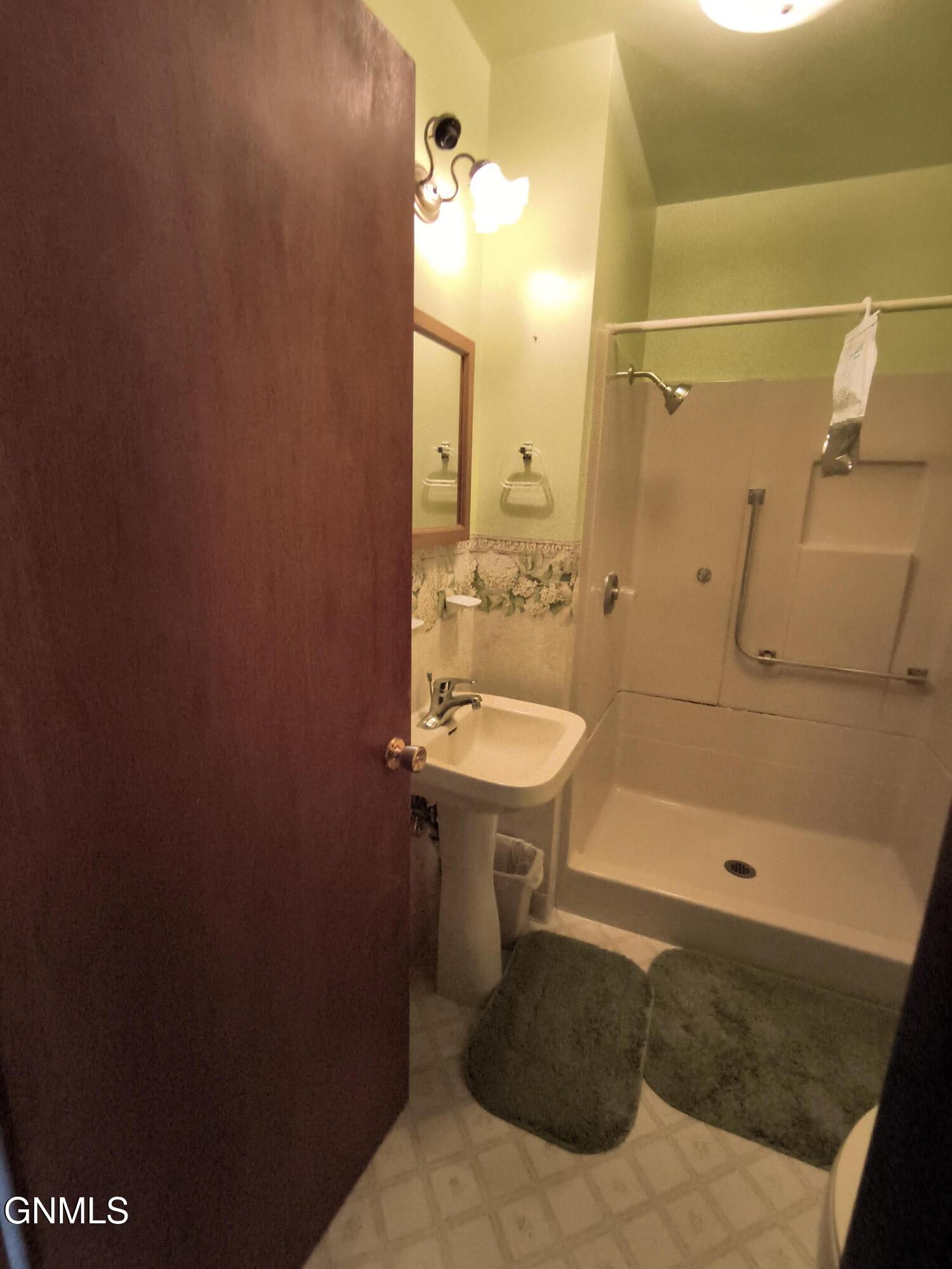 property viewer photo 17