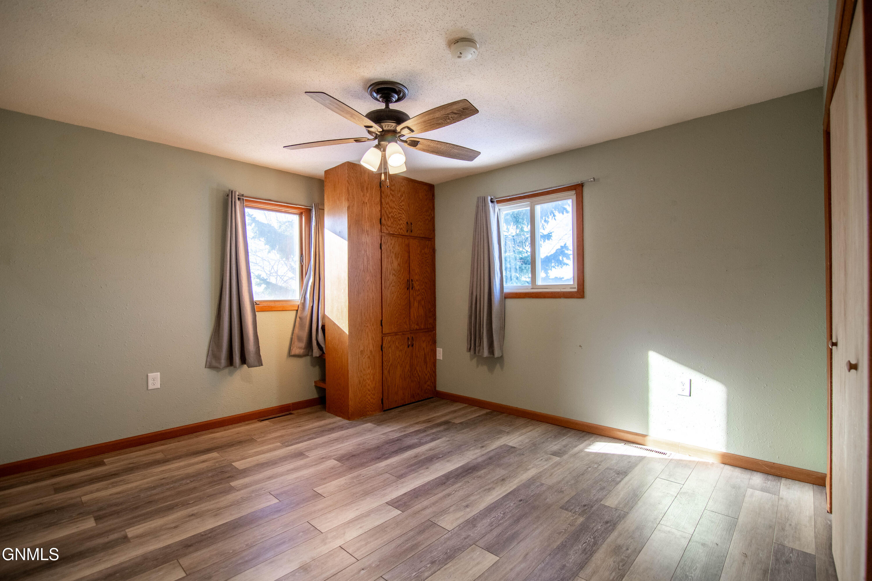property viewer photo 11