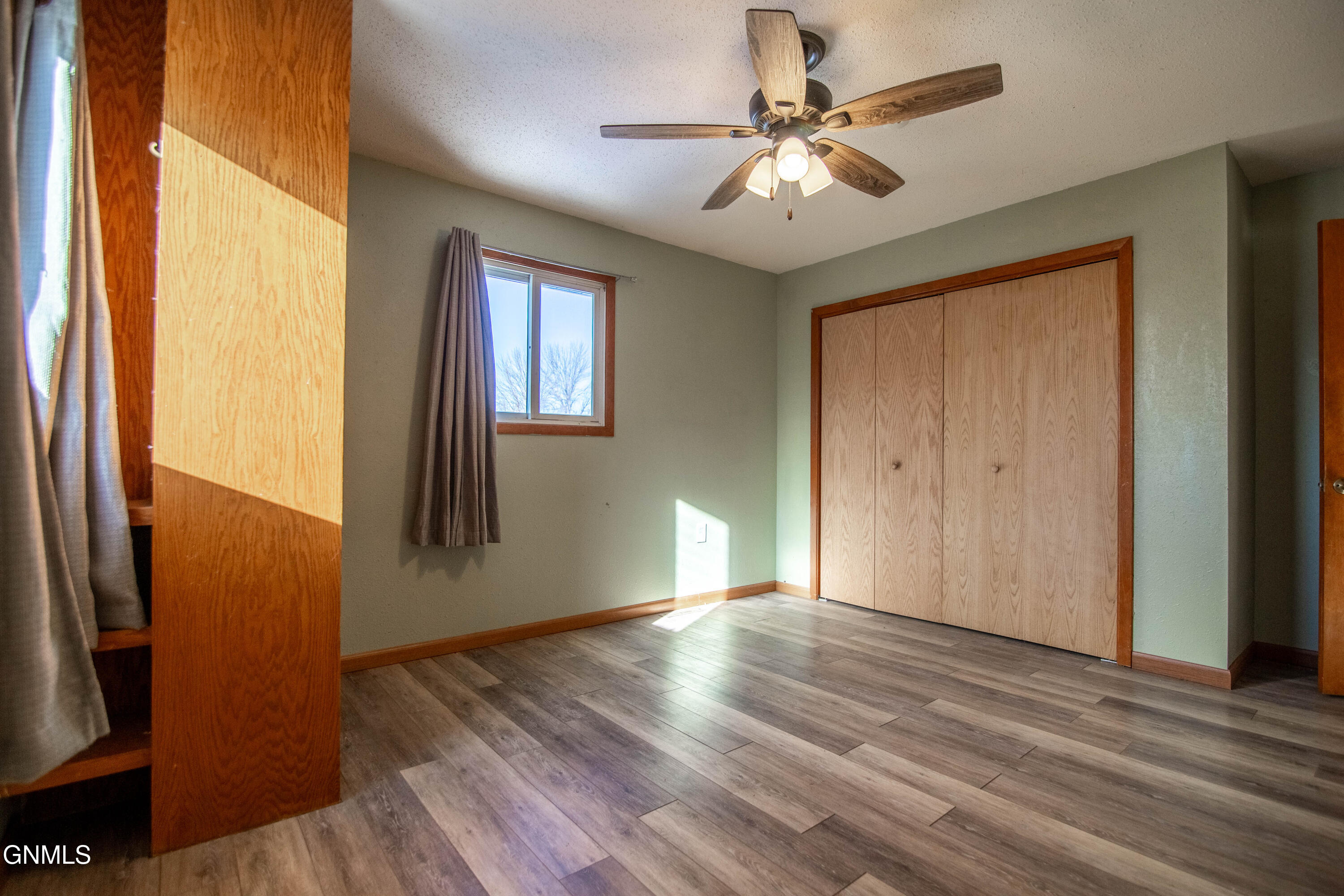 property viewer photo 12