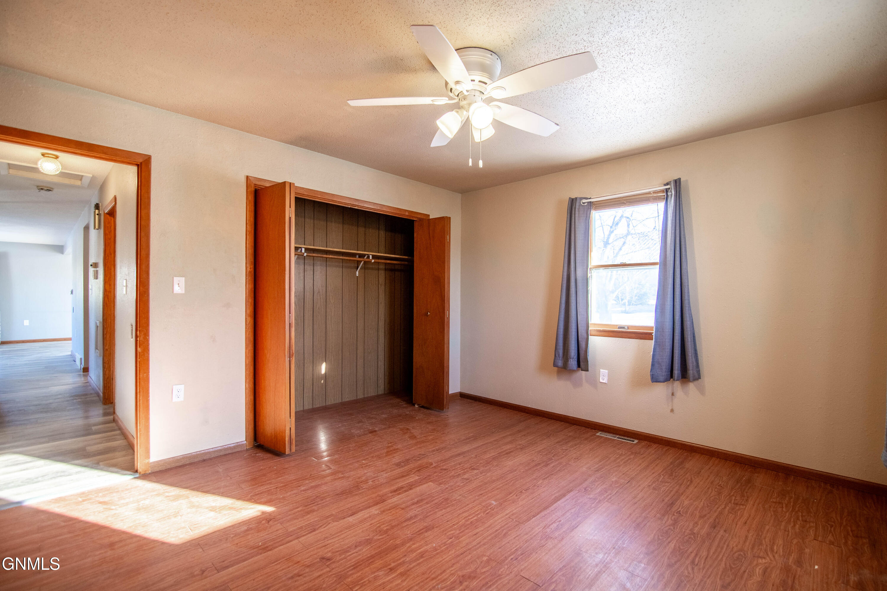 property viewer photo 13