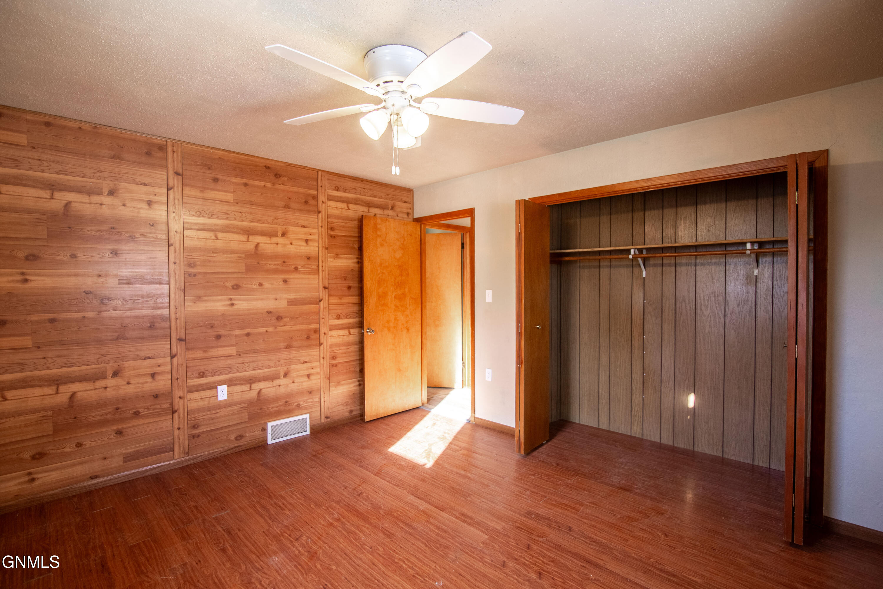 property viewer photo 14