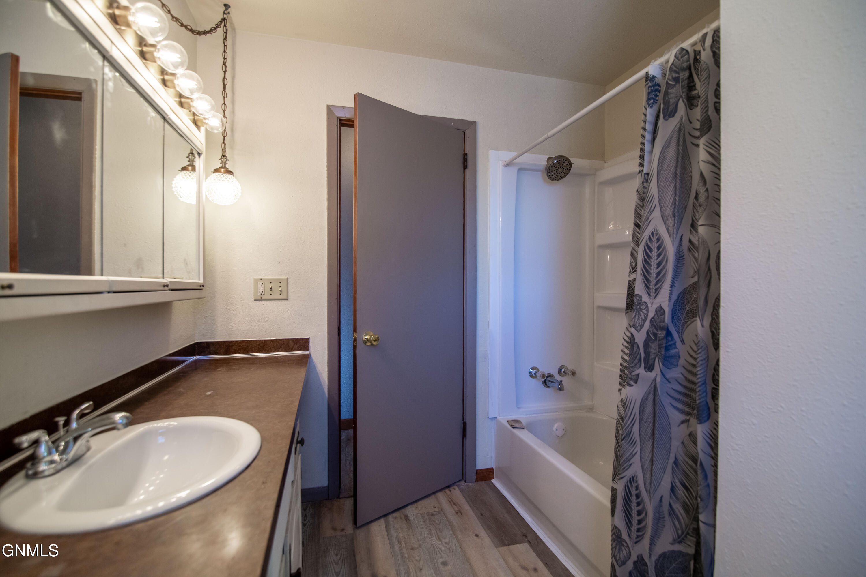 property viewer photo 15