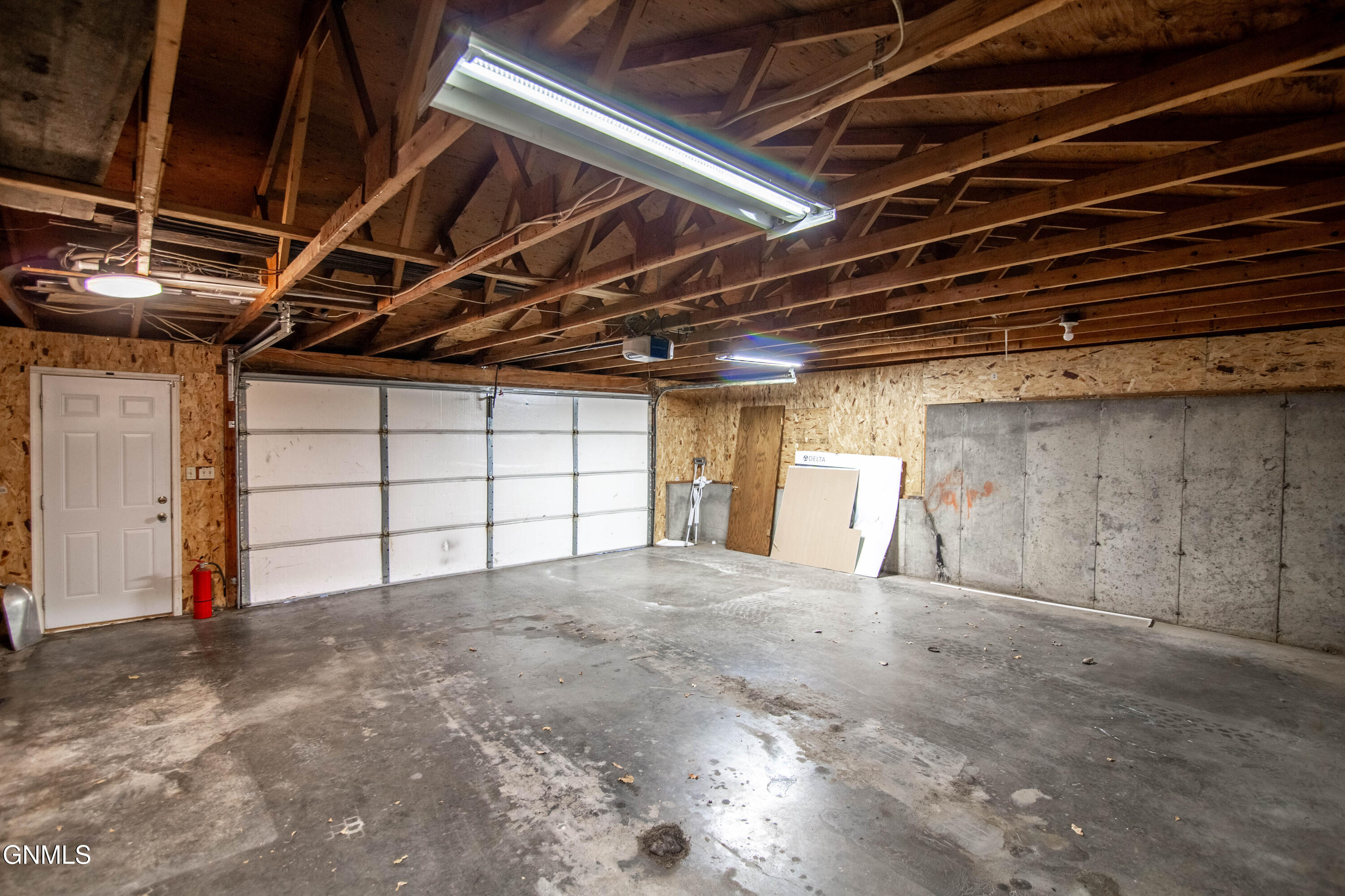 property viewer photo 24