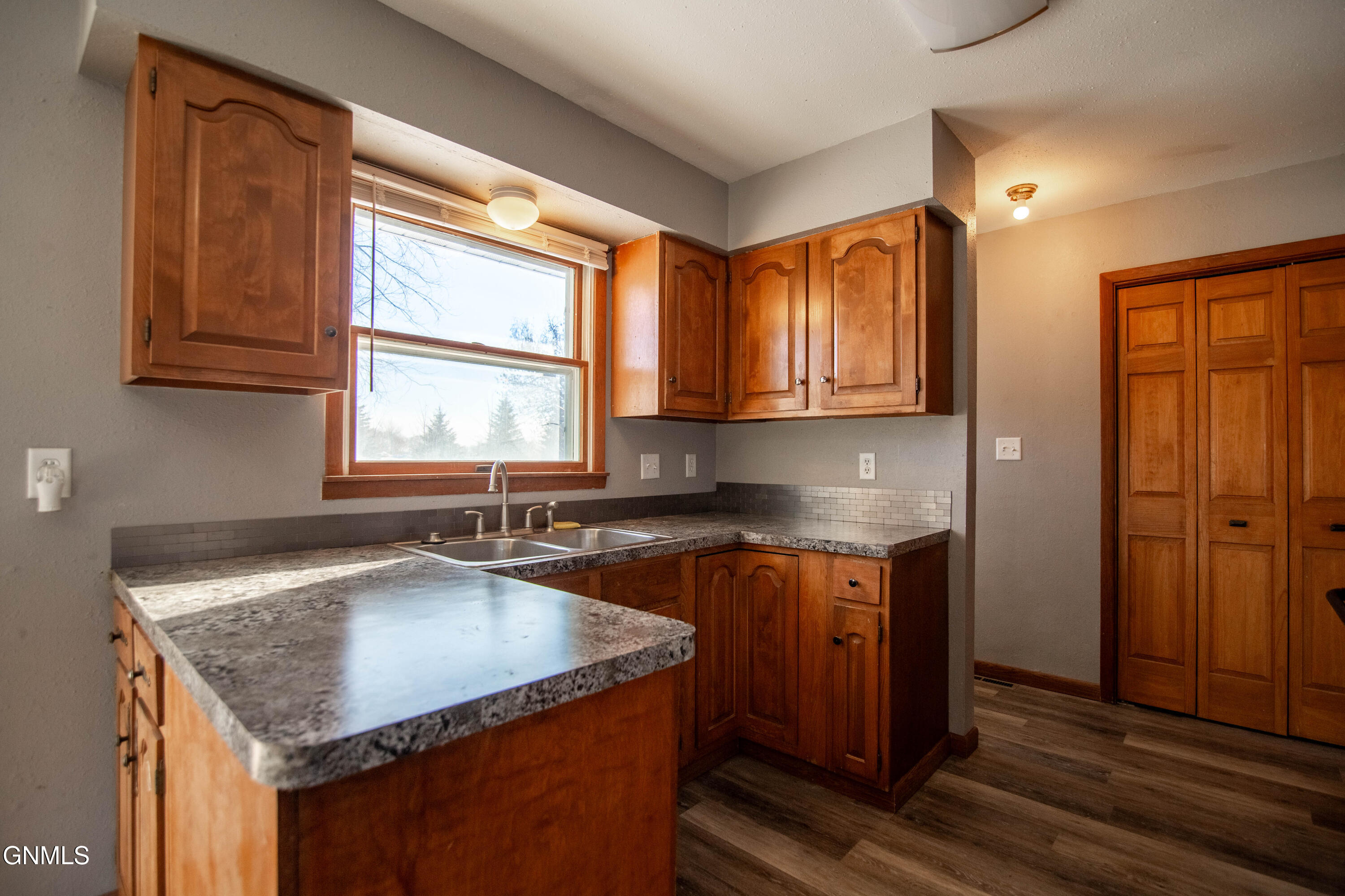 property viewer photo 5