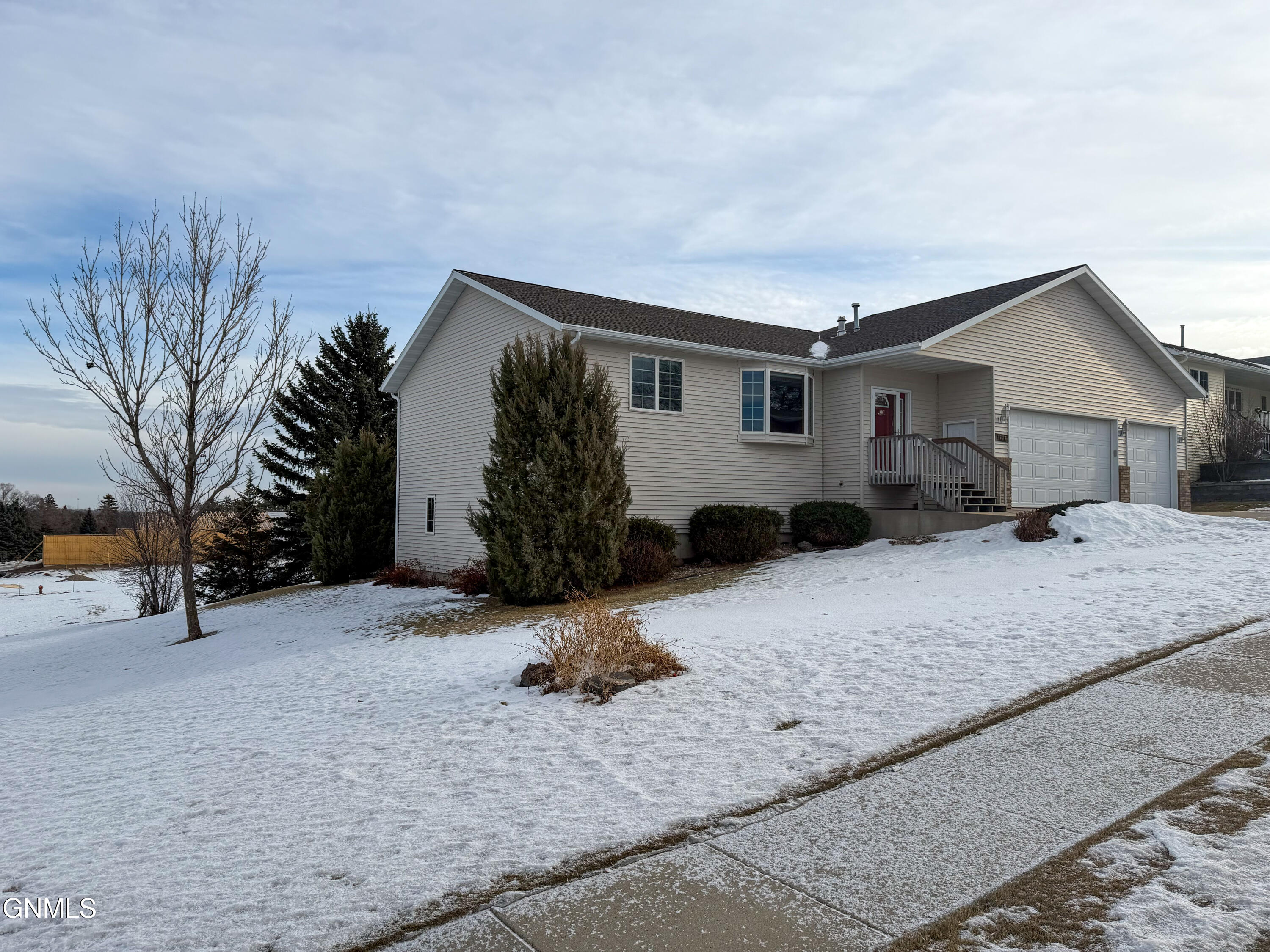 main property photo 0