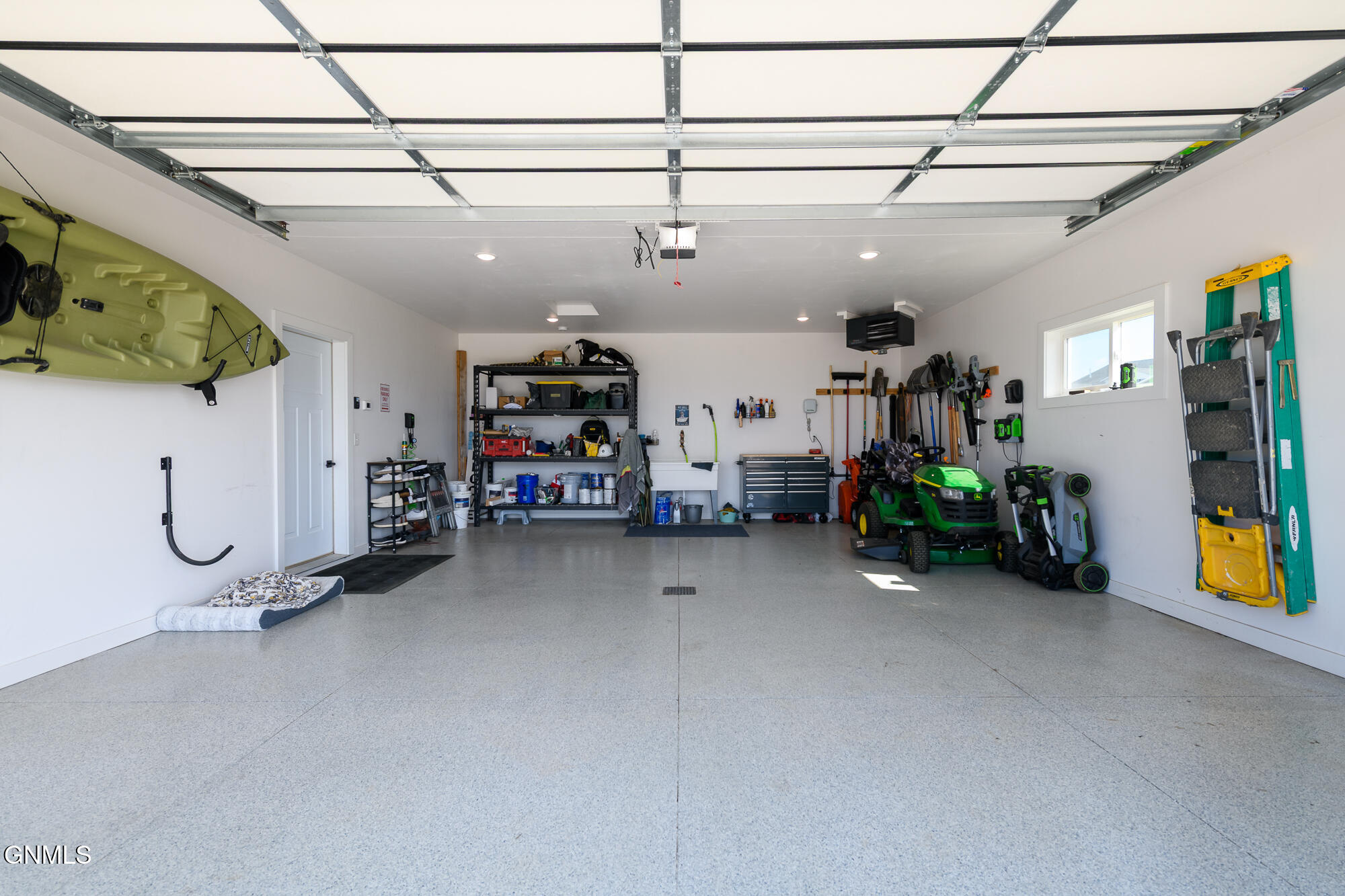 property viewer photo 16
