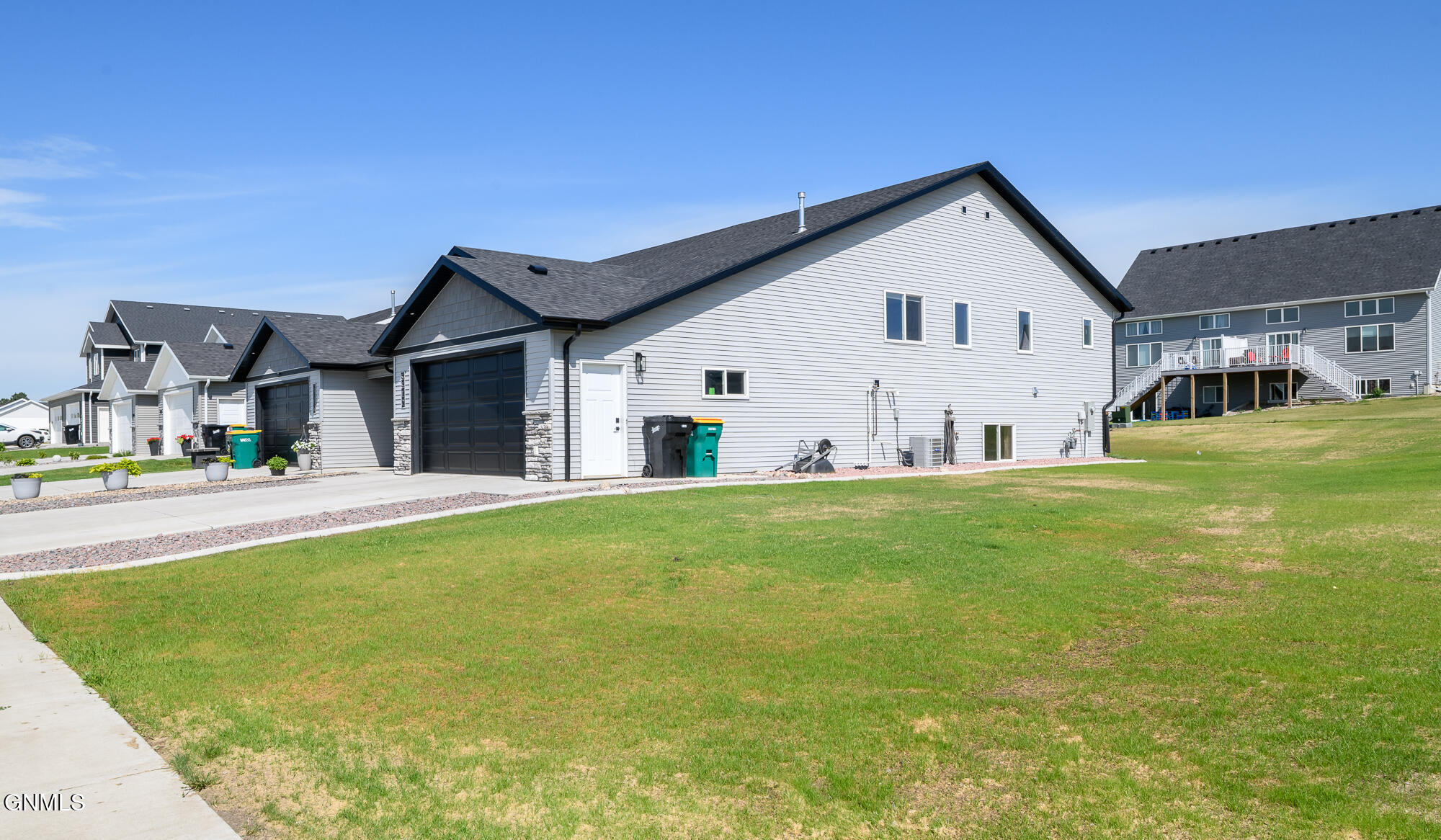 property viewer photo 18