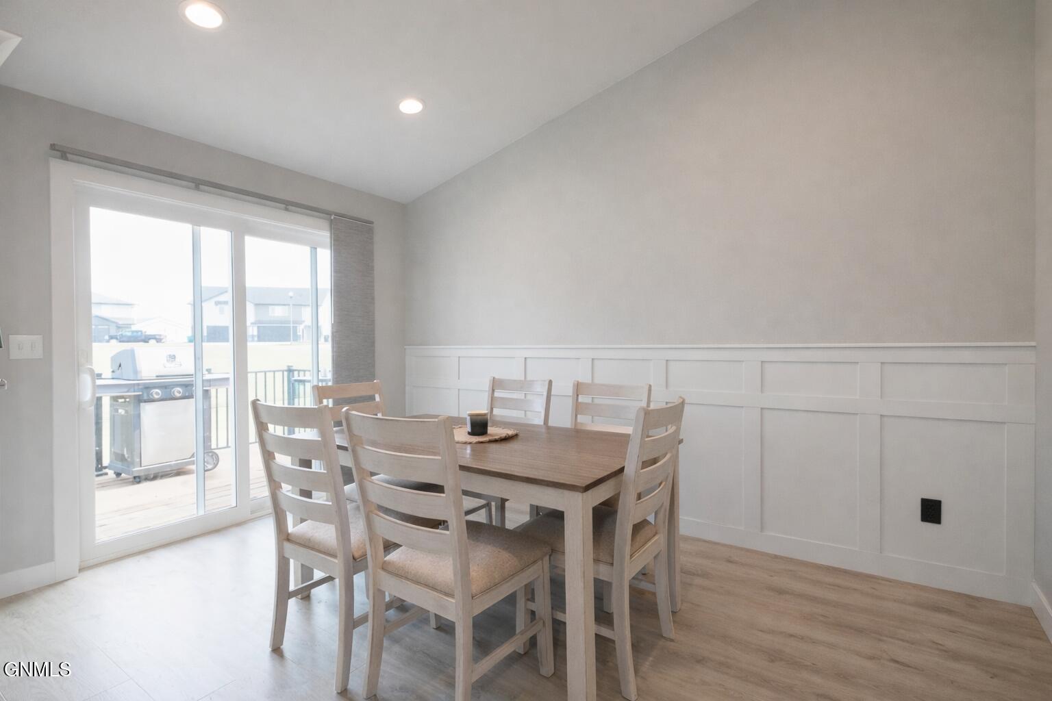 property viewer photo 5
