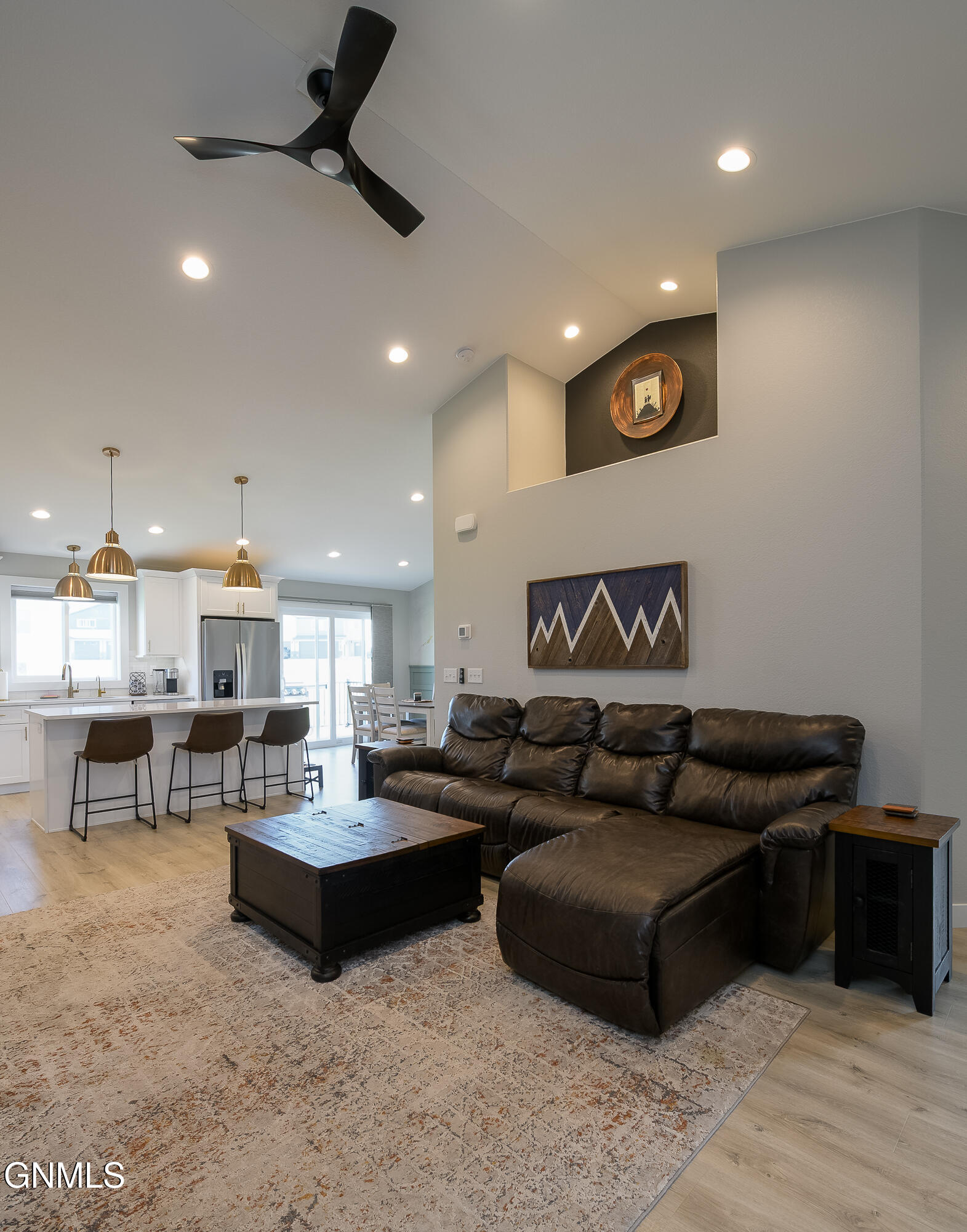 property viewer photo 9