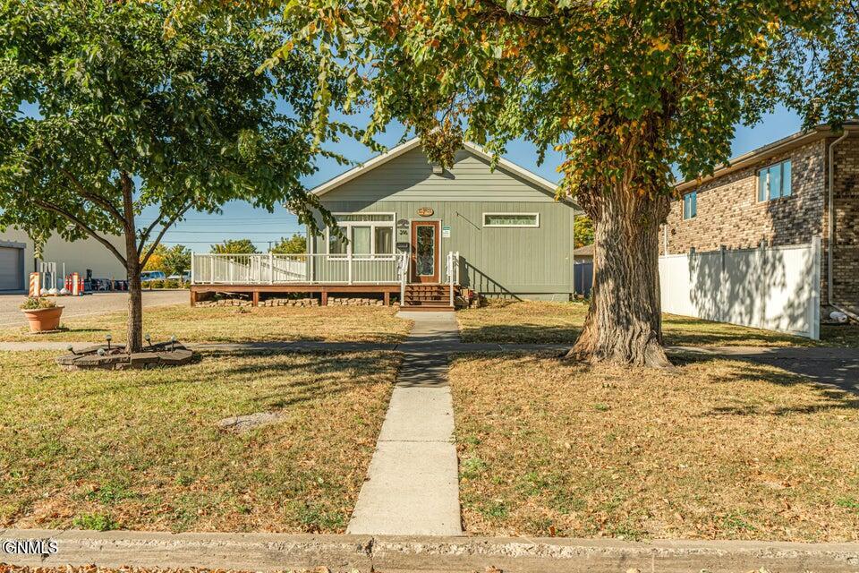 main property photo 2