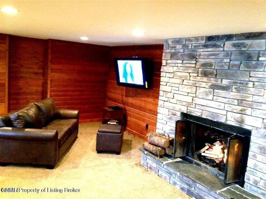 main property photo 13