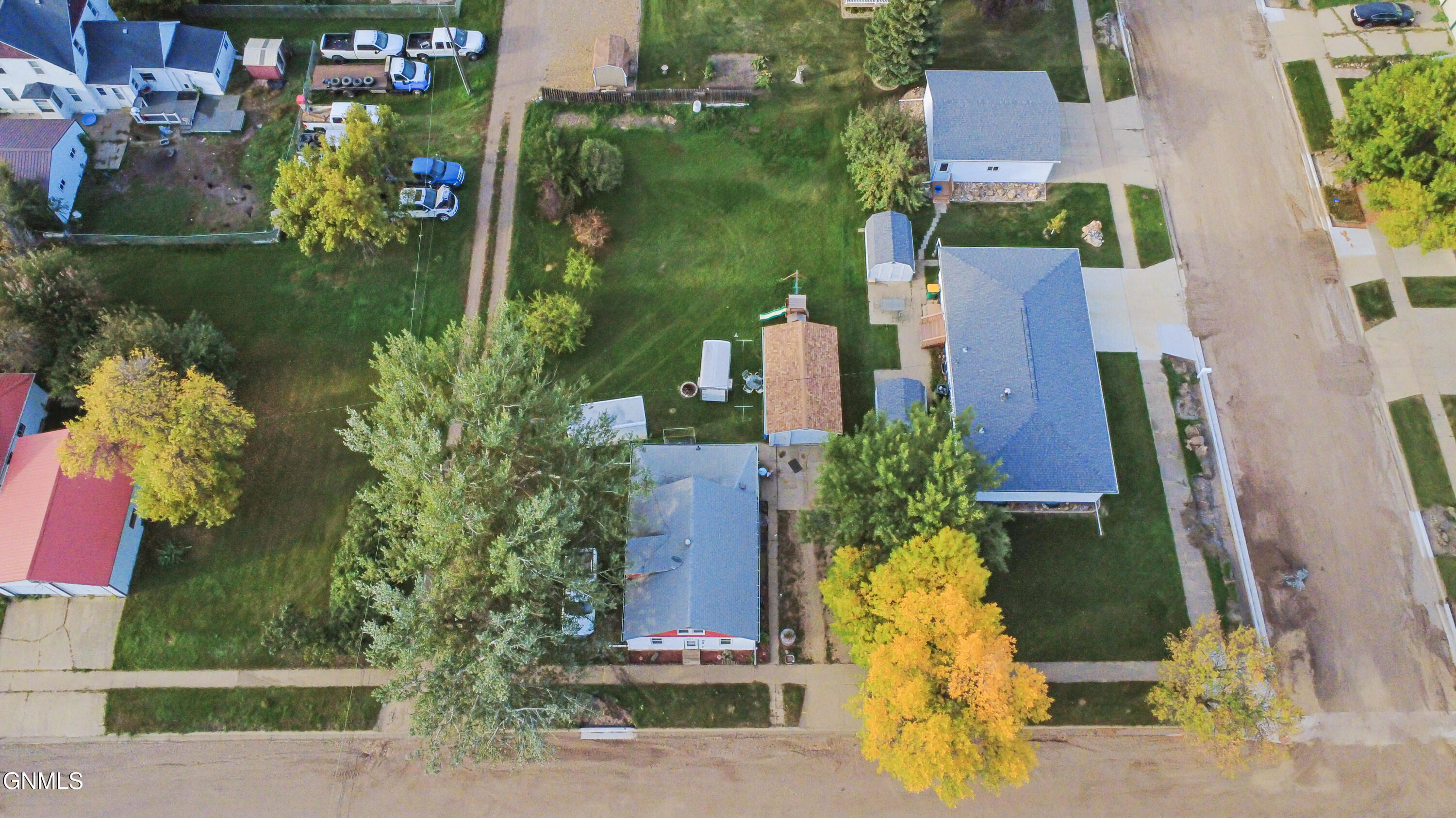 main property photo 27