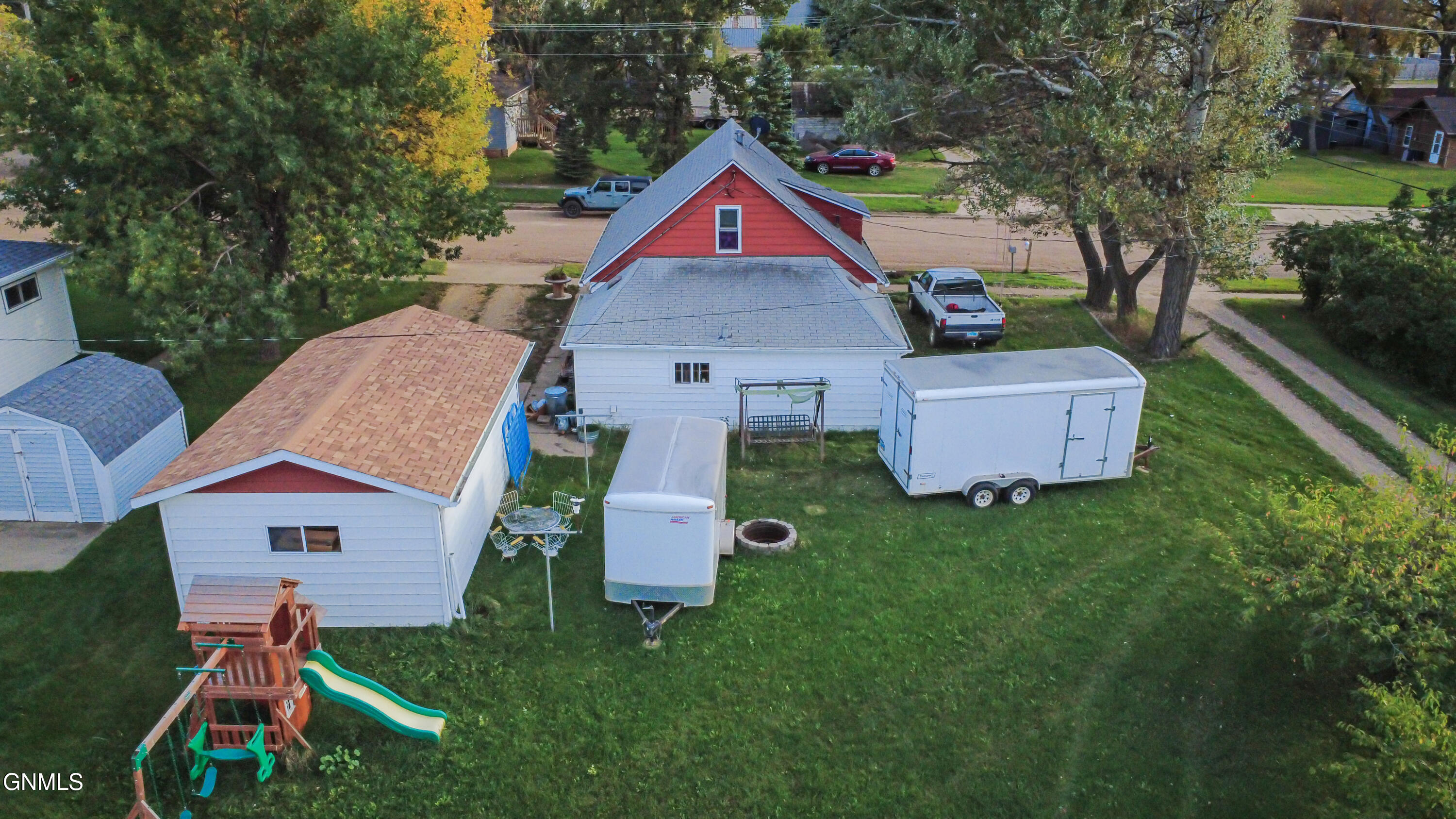main property photo 30