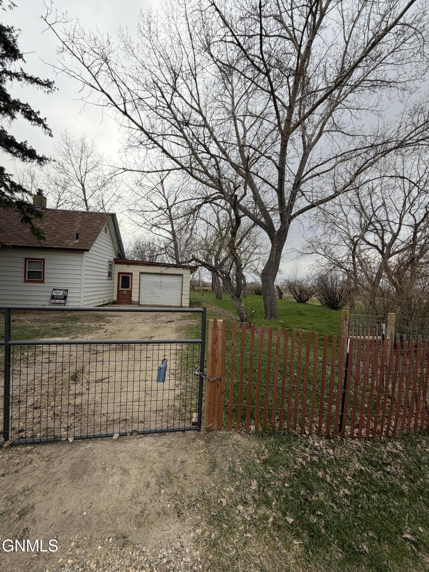 main property photo 18