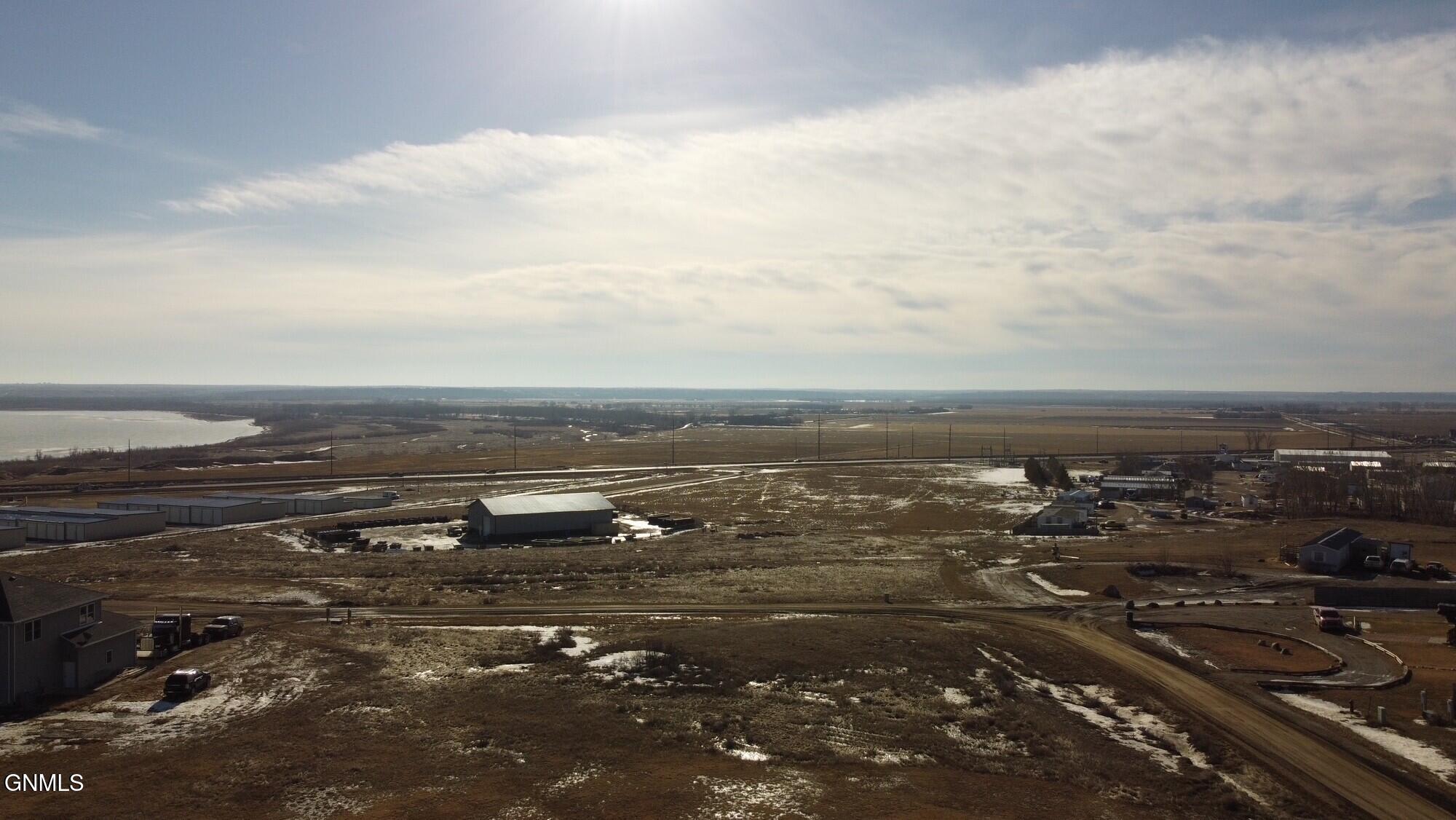main property photo 40