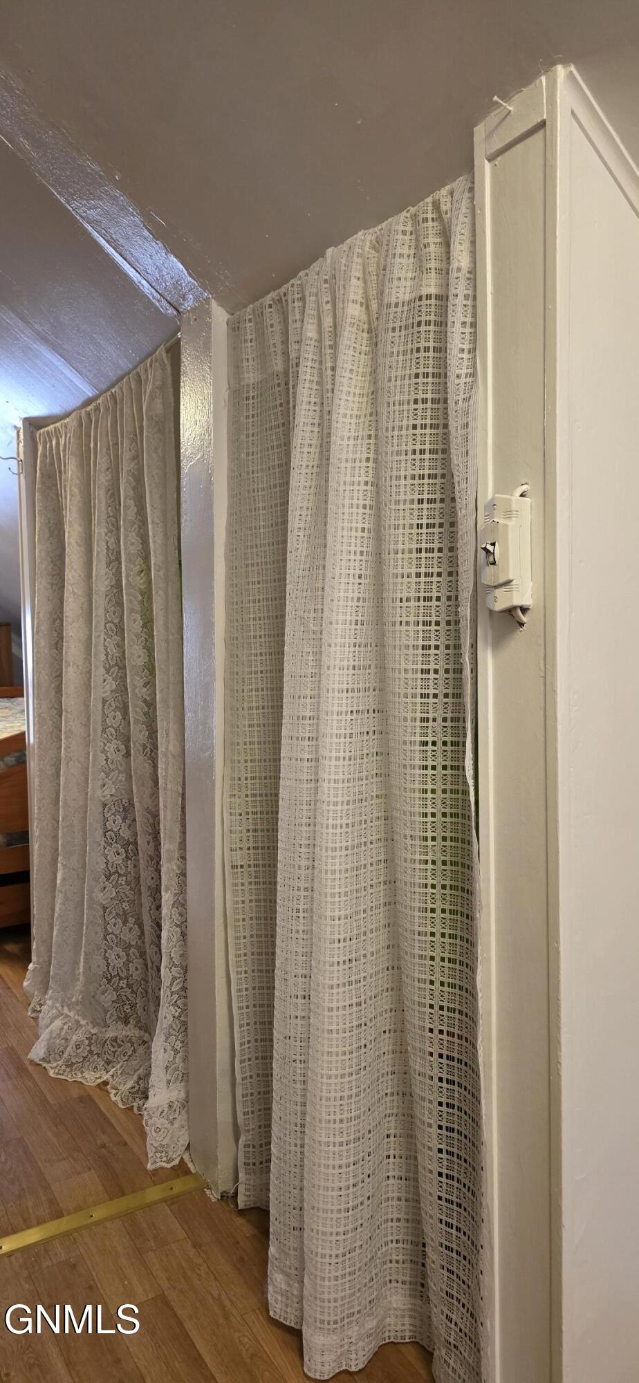 property viewer photo 13