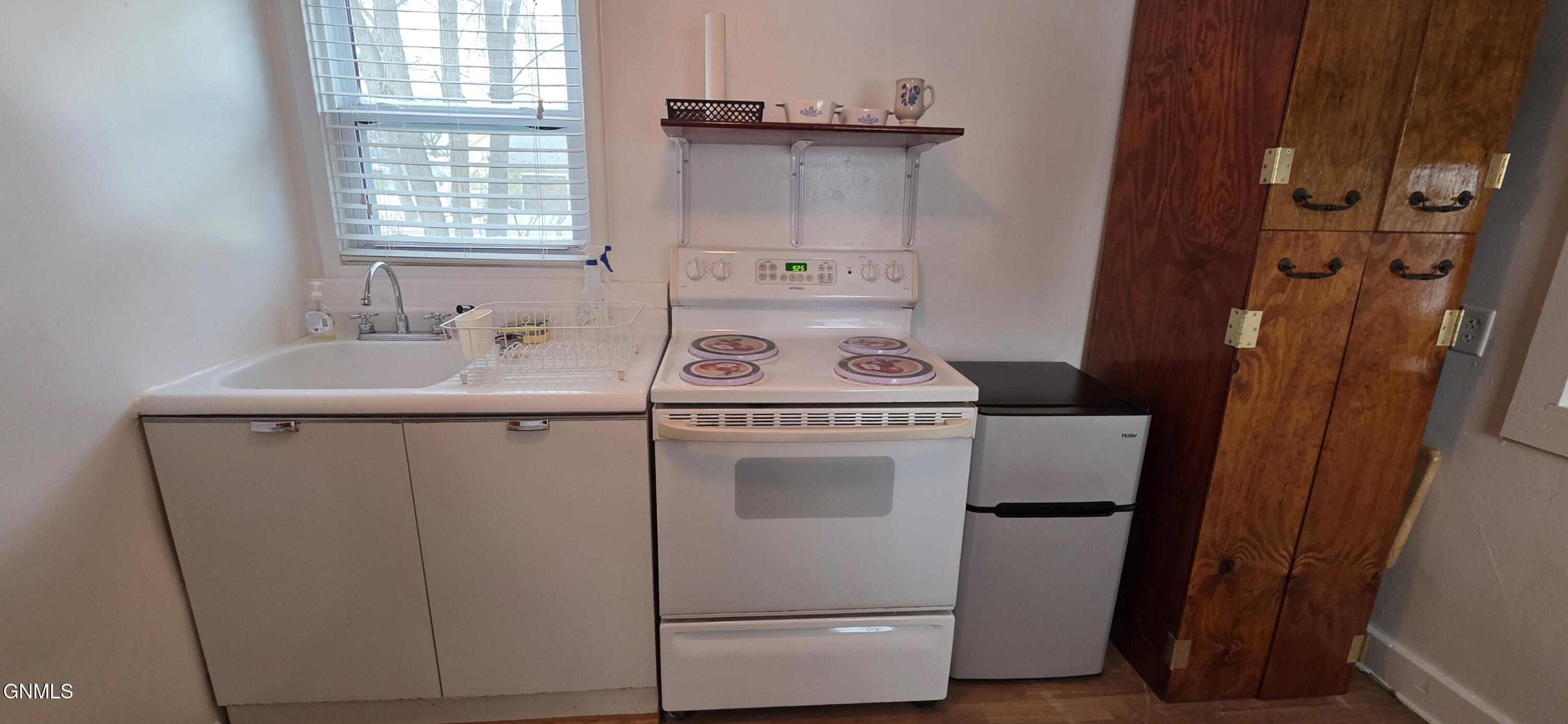property viewer photo 4
