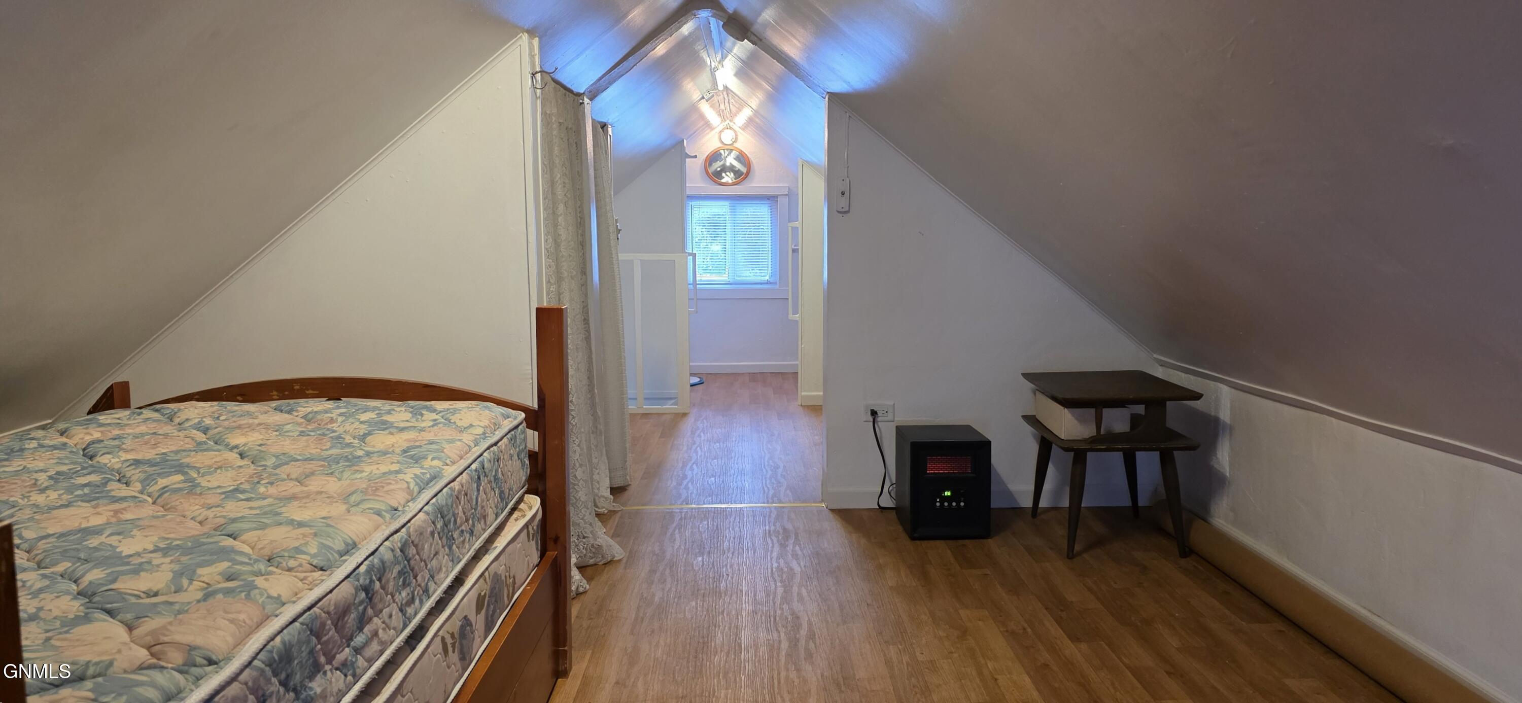 property viewer photo 9
