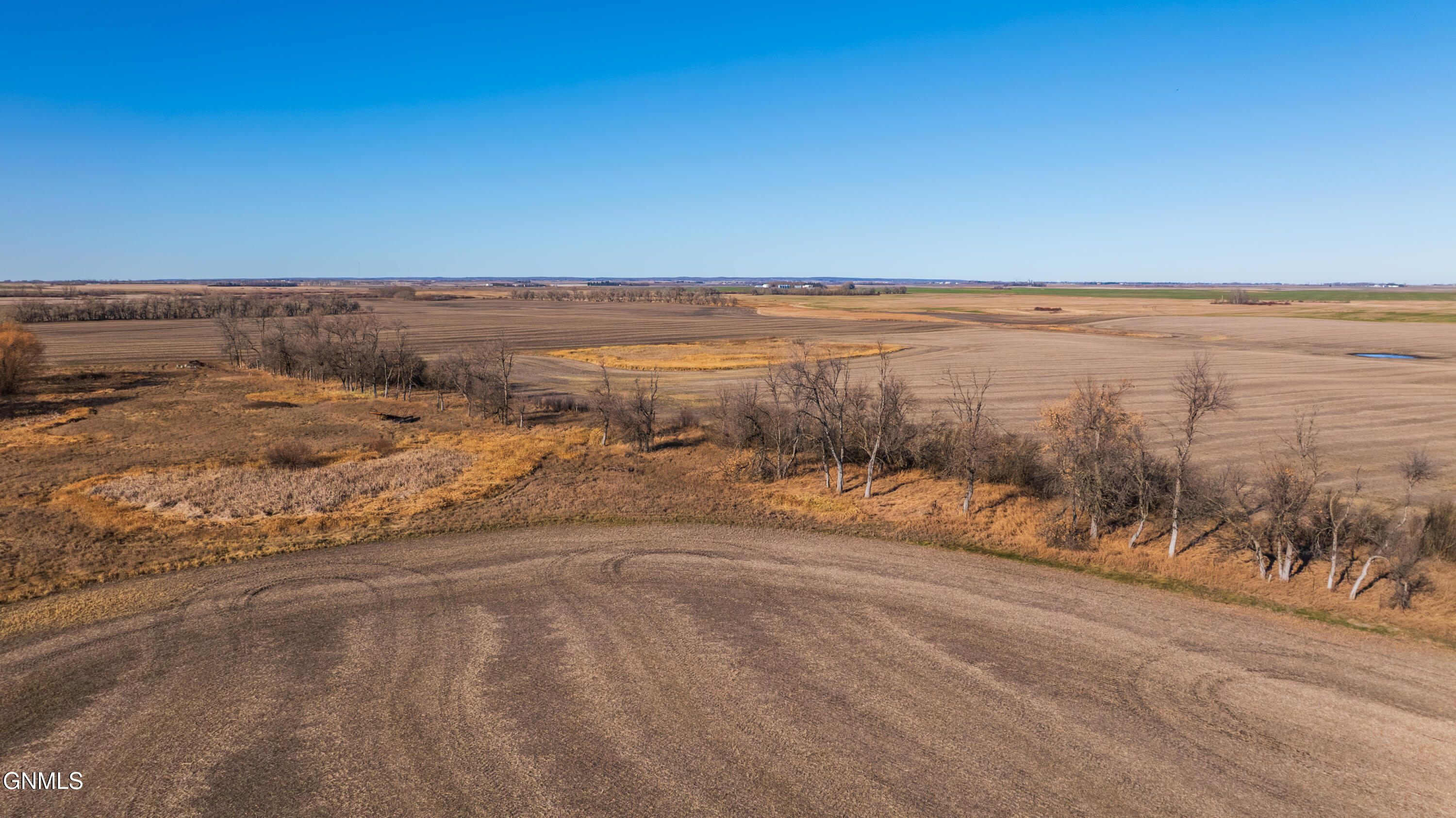 main property photo 18