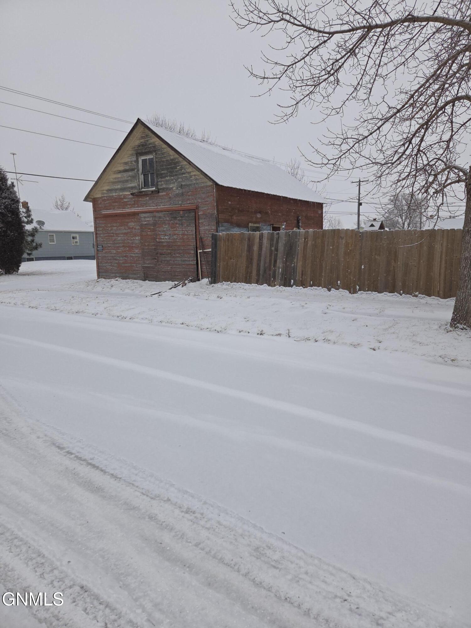 main property photo 17