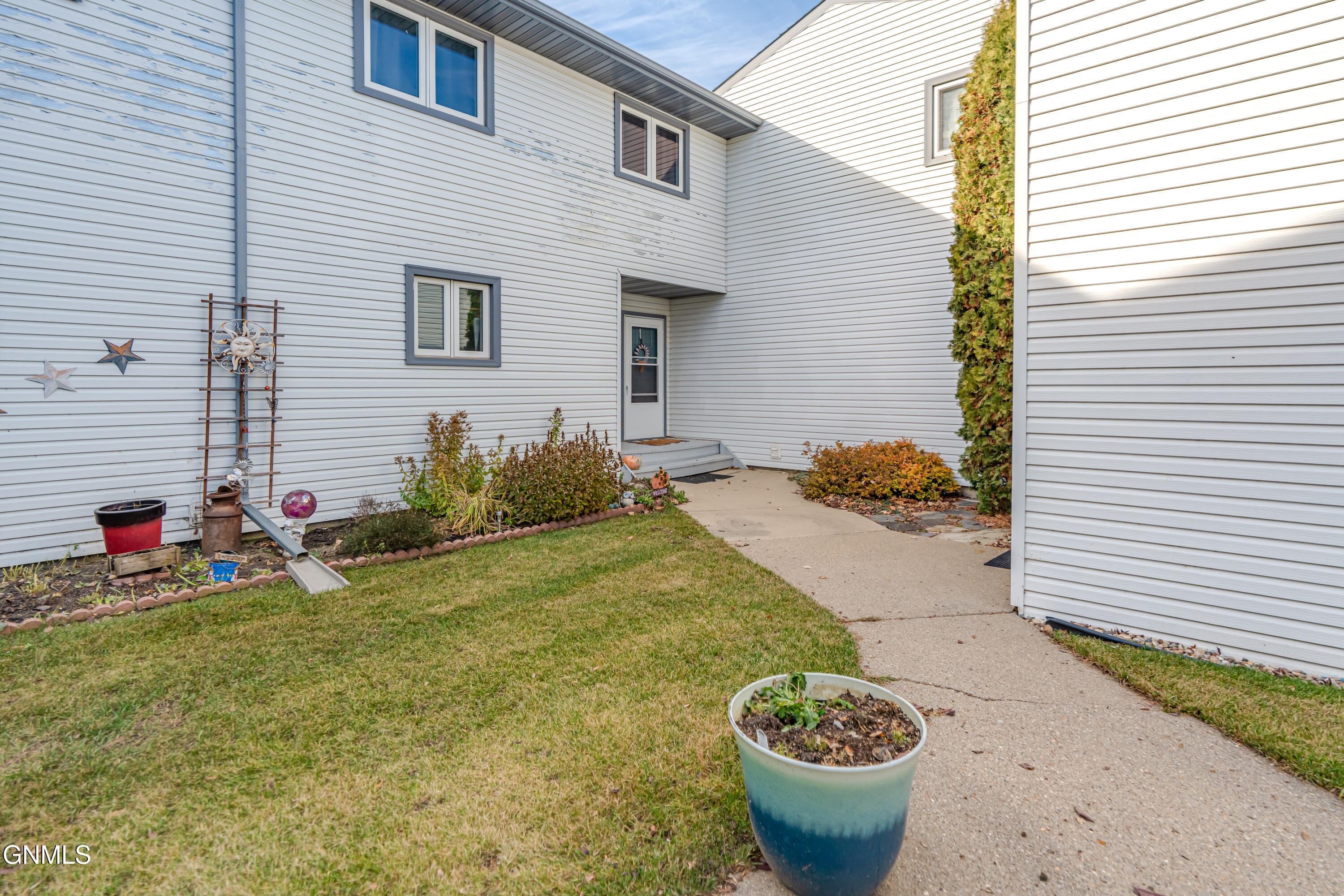 property viewer photo 3