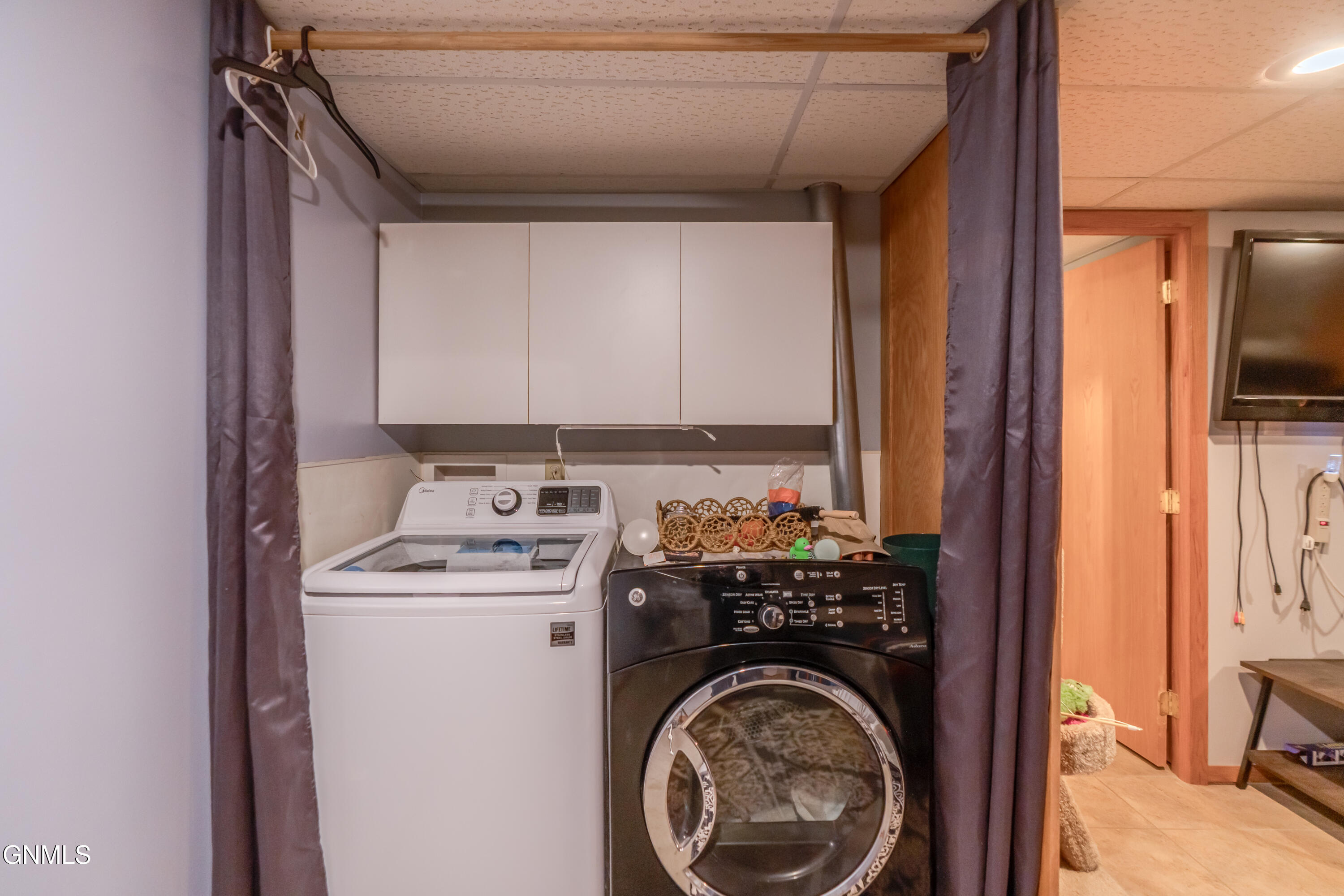property viewer photo 42