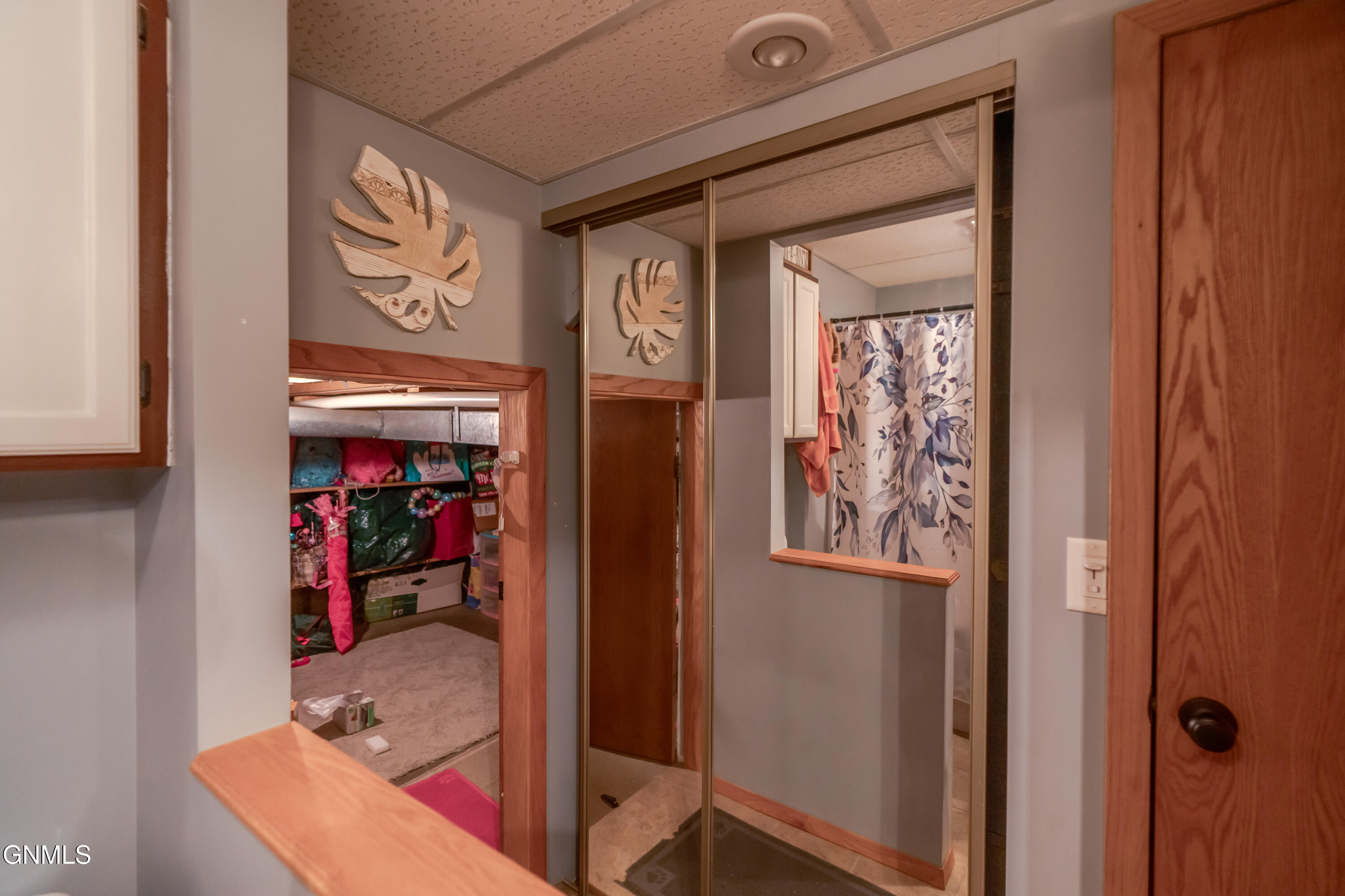 property viewer photo 43