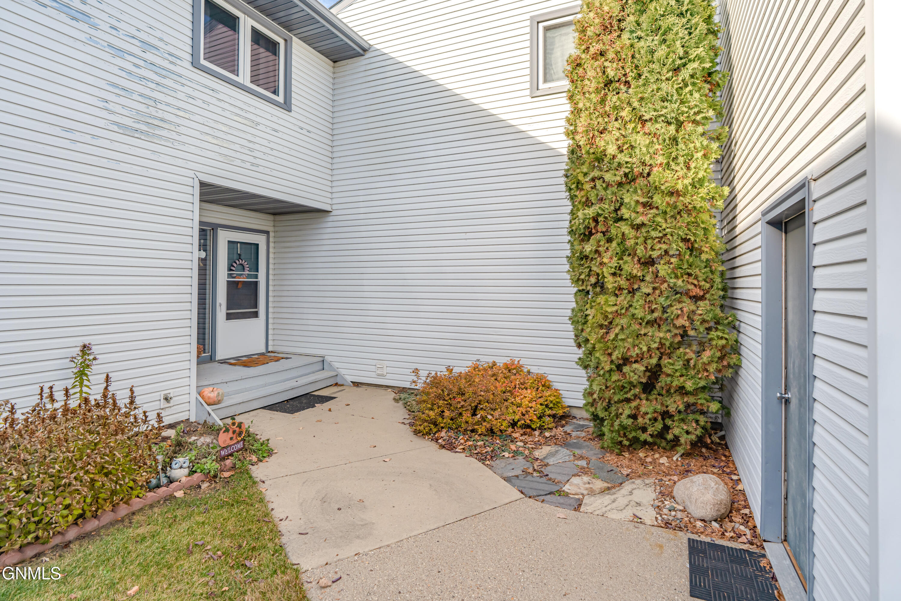 property viewer photo 49