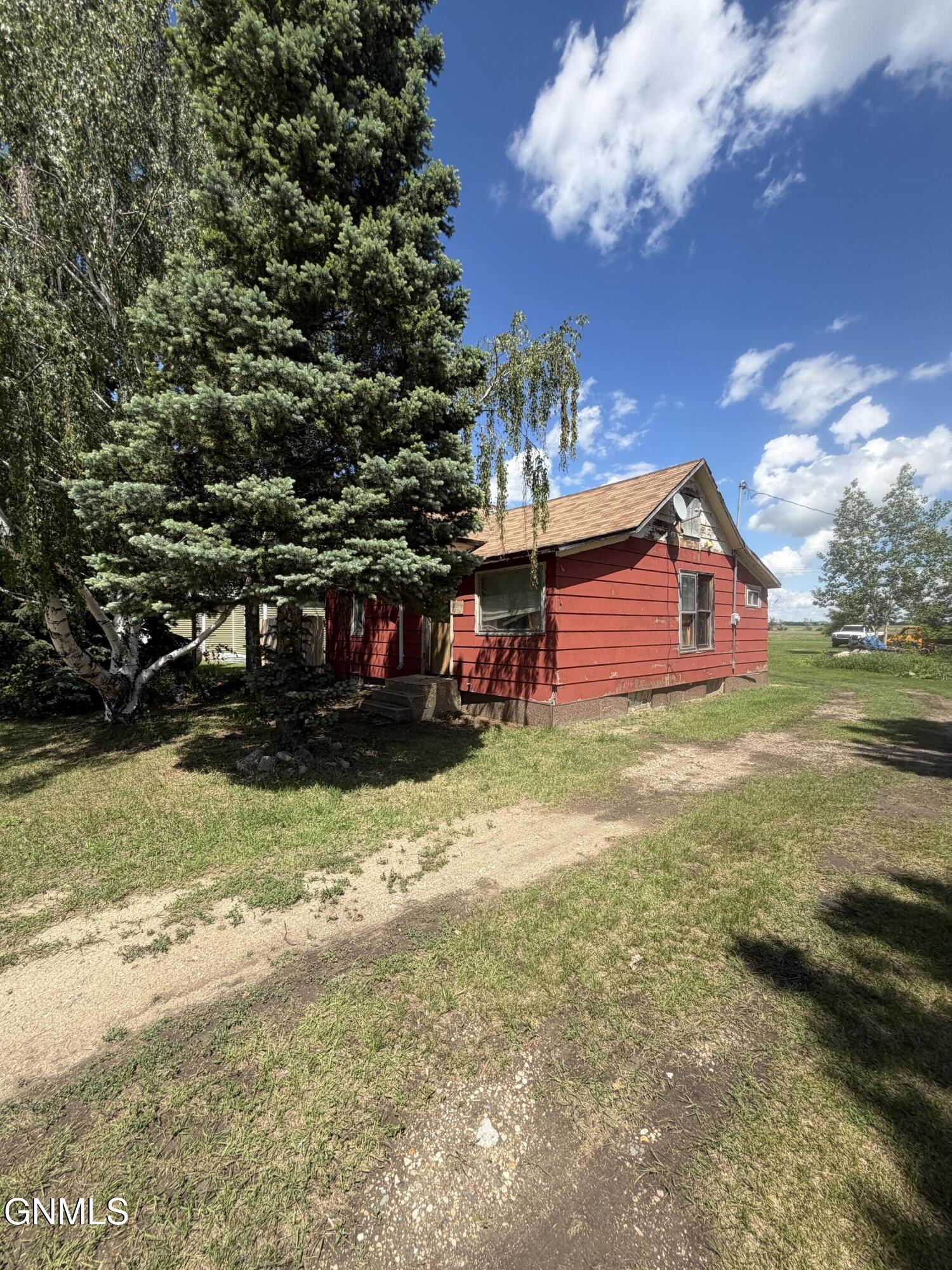 main property photo 37
