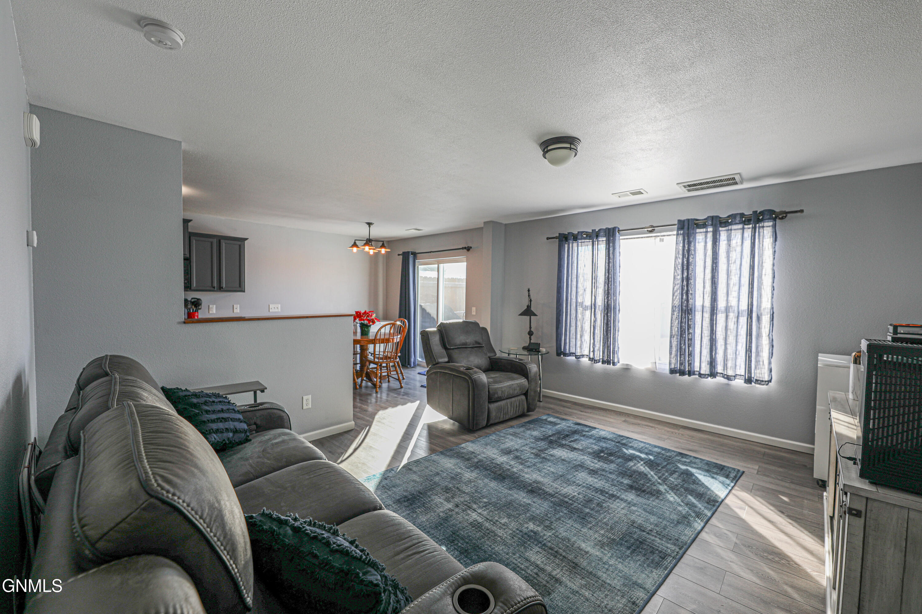 property viewer photo 3