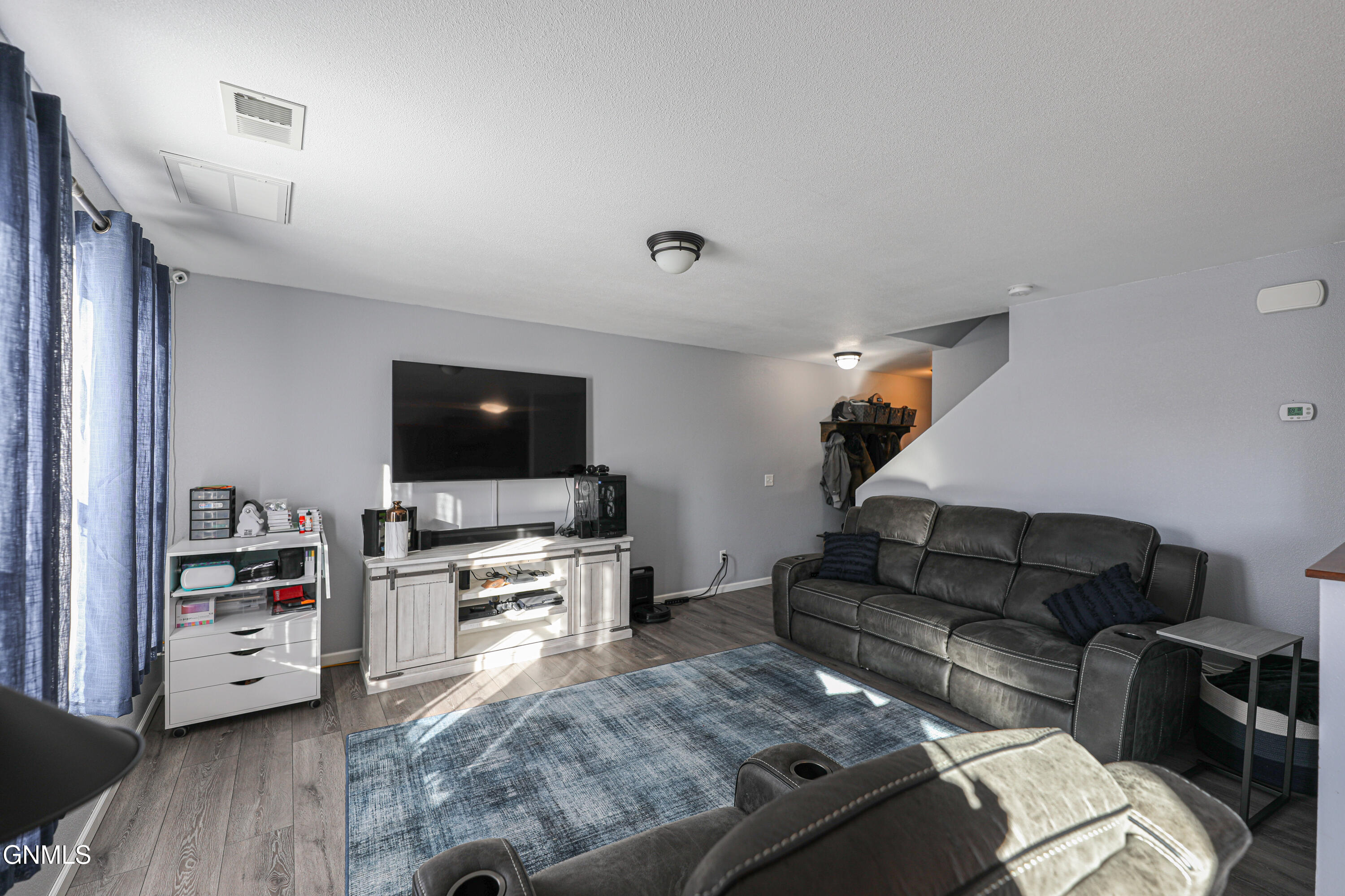 property viewer photo 4
