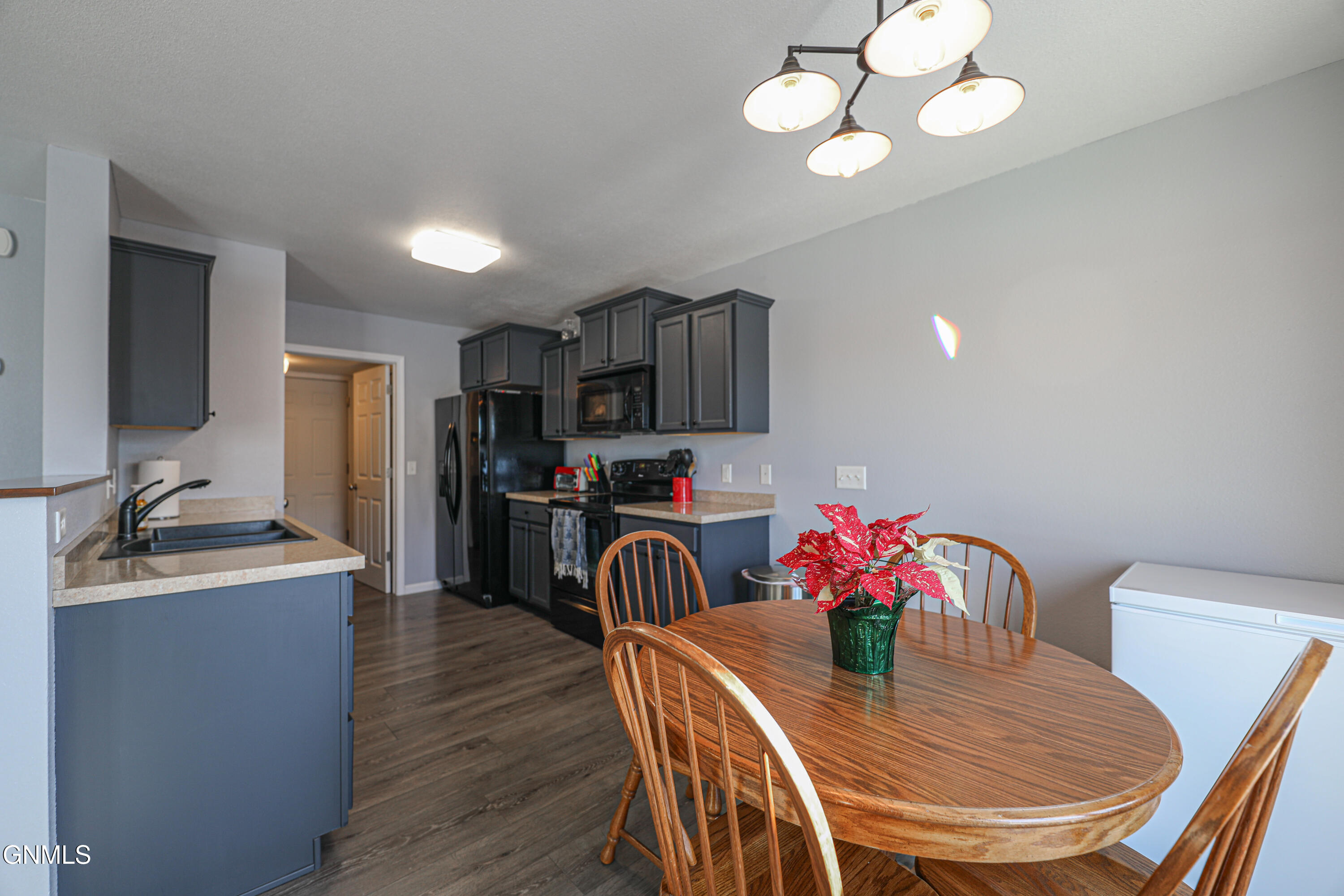 property viewer photo 7