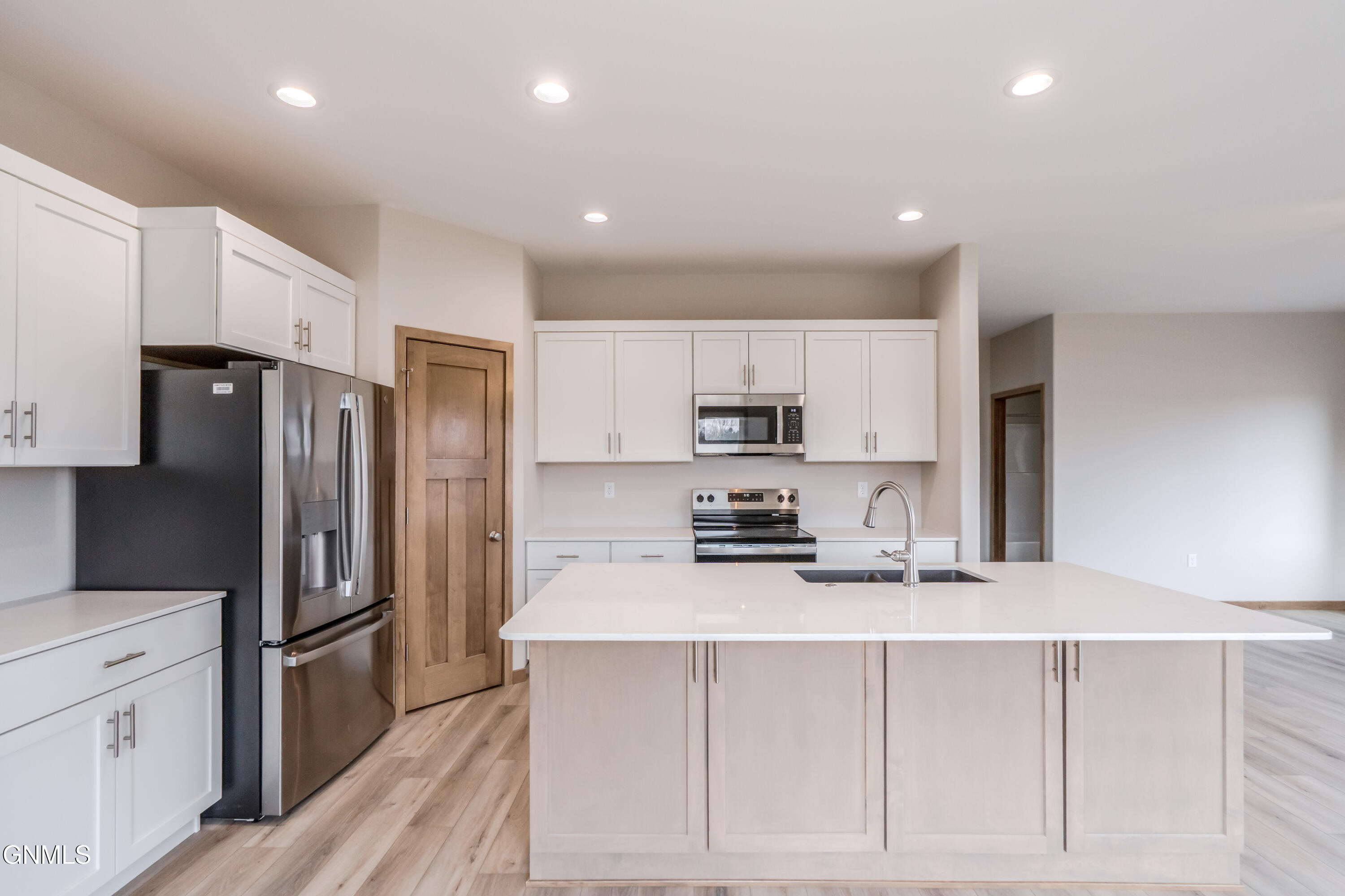 property viewer photo 13