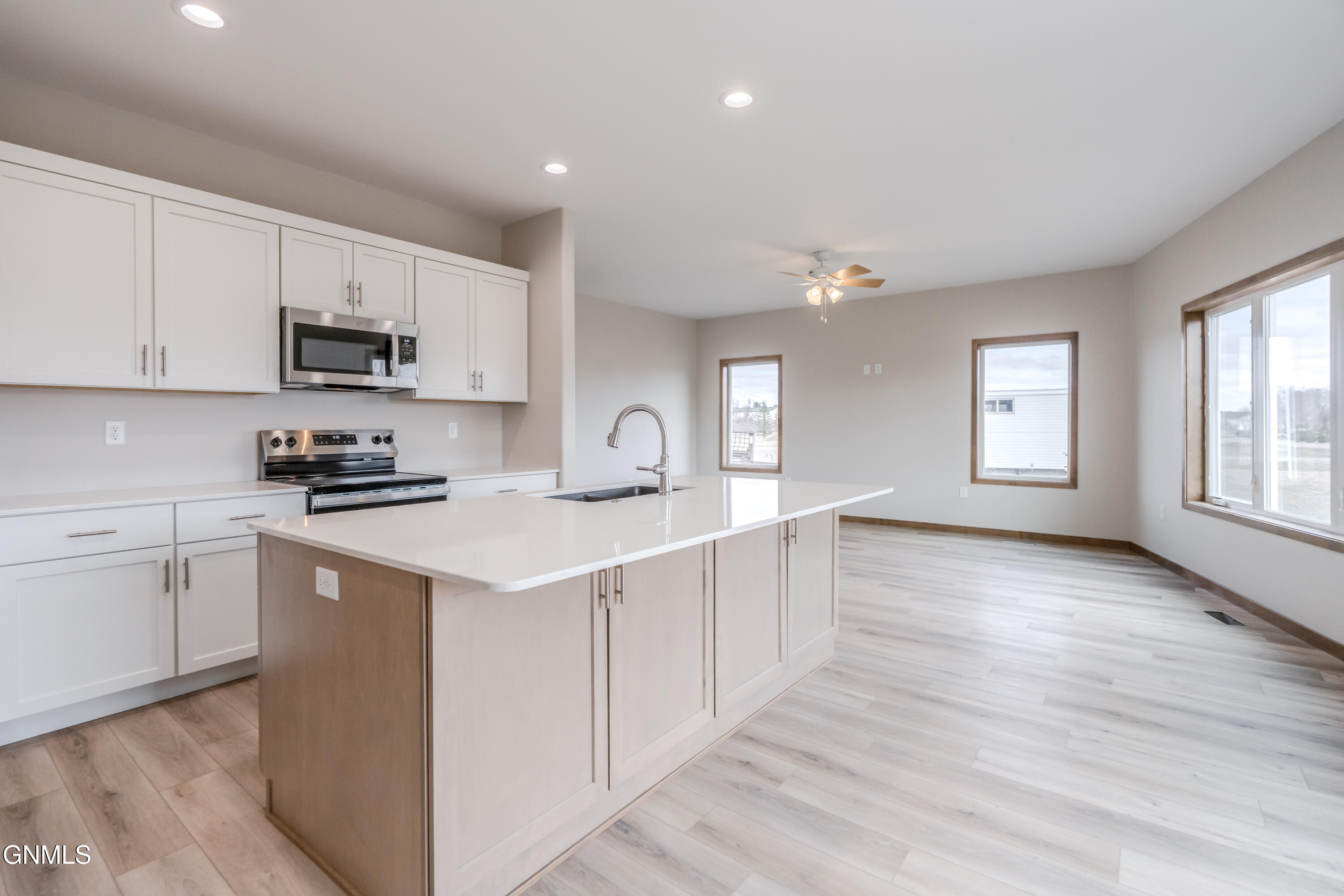 property viewer photo 14