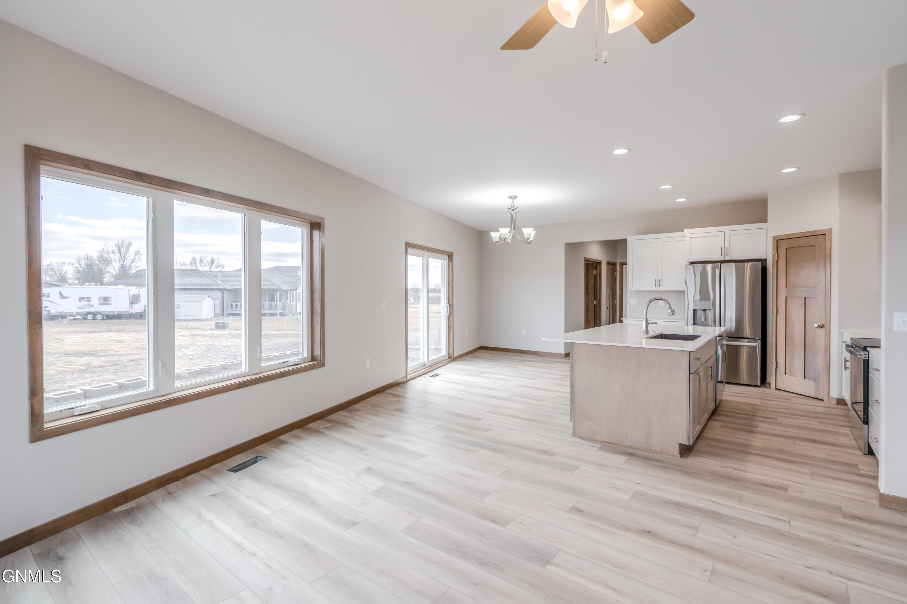 property viewer photo 15